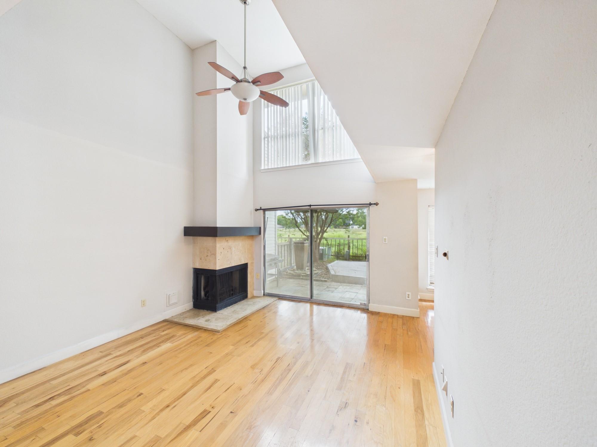 Photo 4 of Townhouse for sale at 15938 Seahorse Dr #275, Houston, TX 77062 | MLS# 62932140 | Listing updated on 2026-10-09