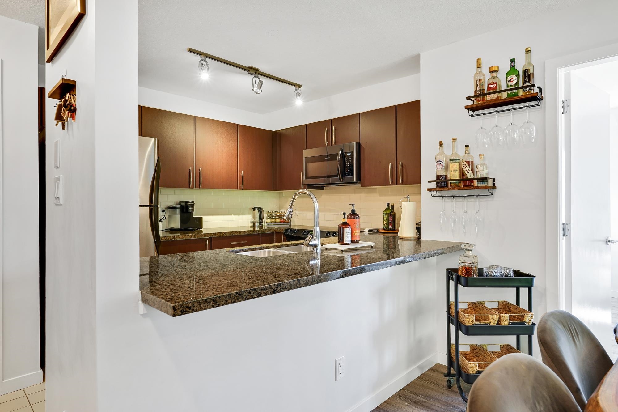 #203 7337 Macpherson Avenue - 14