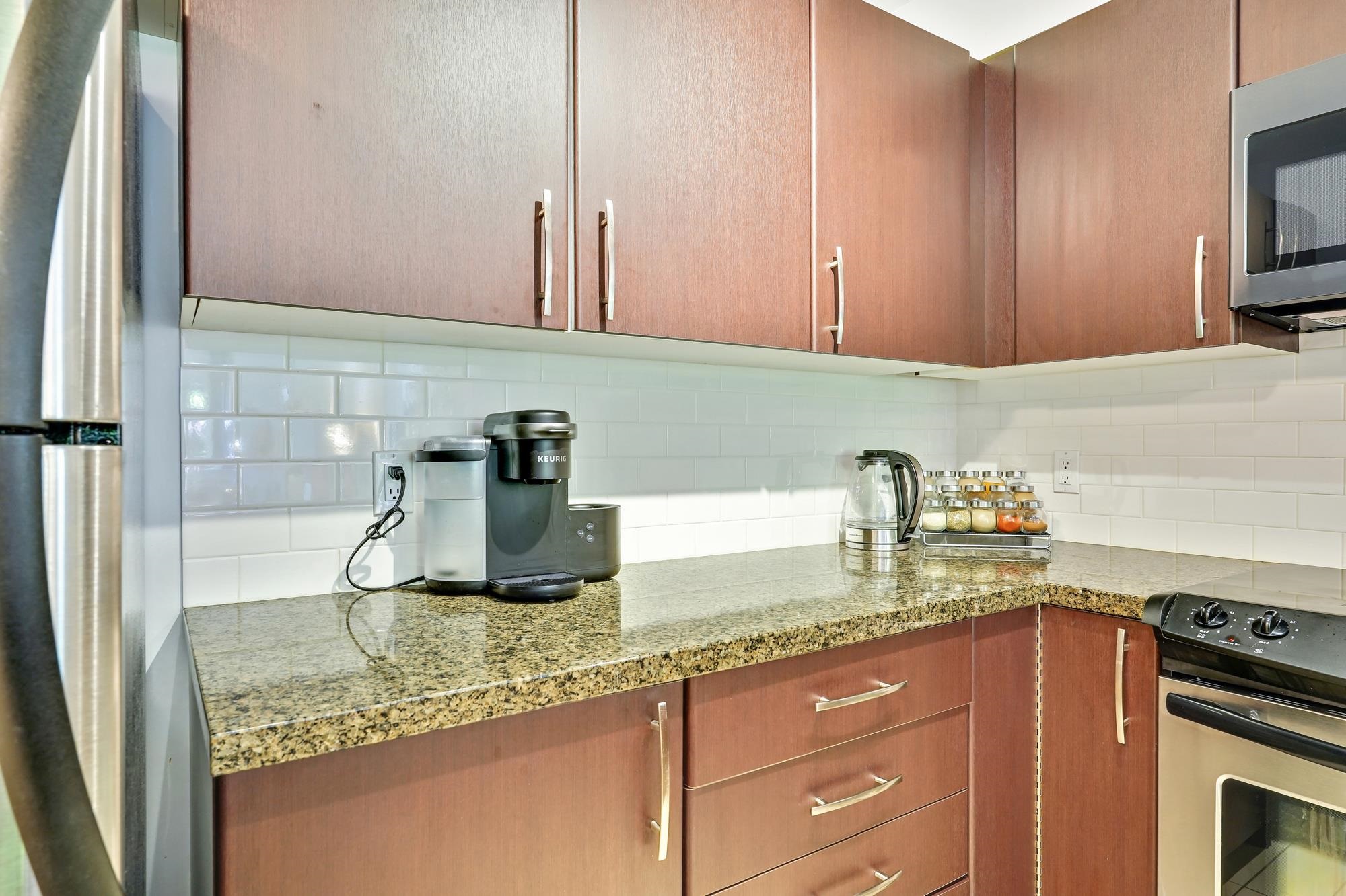 #203 7337 Macpherson Avenue - 11