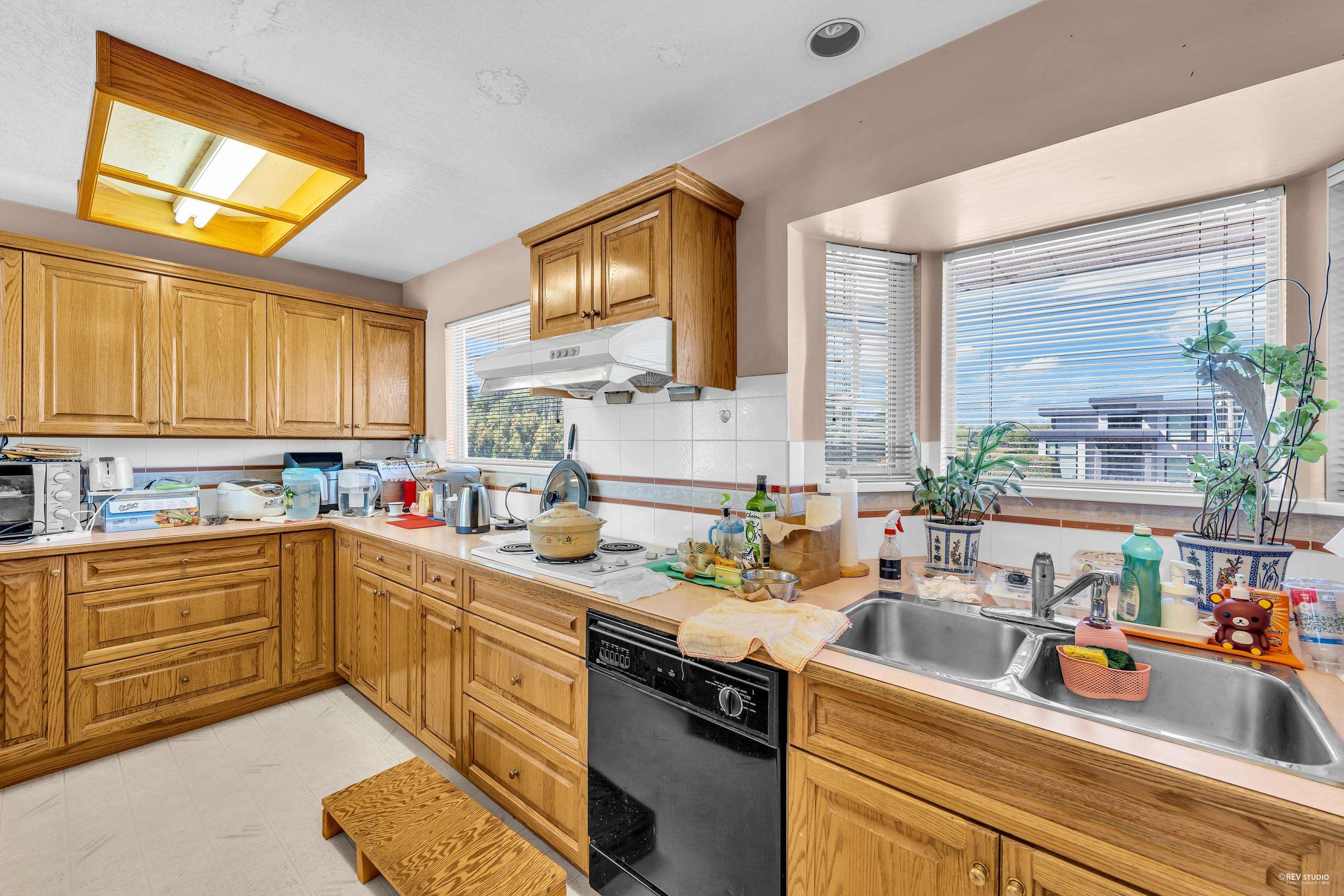 10560 Granville Avenue - 10