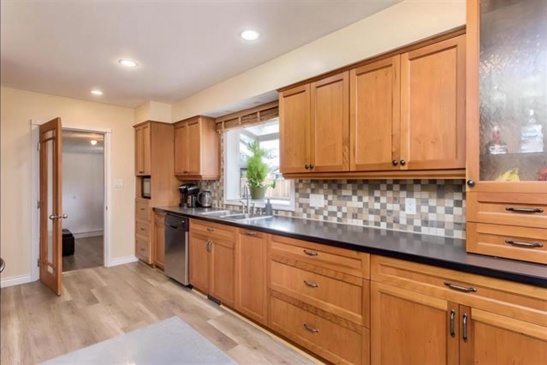 7413 Leary Crescent - 8