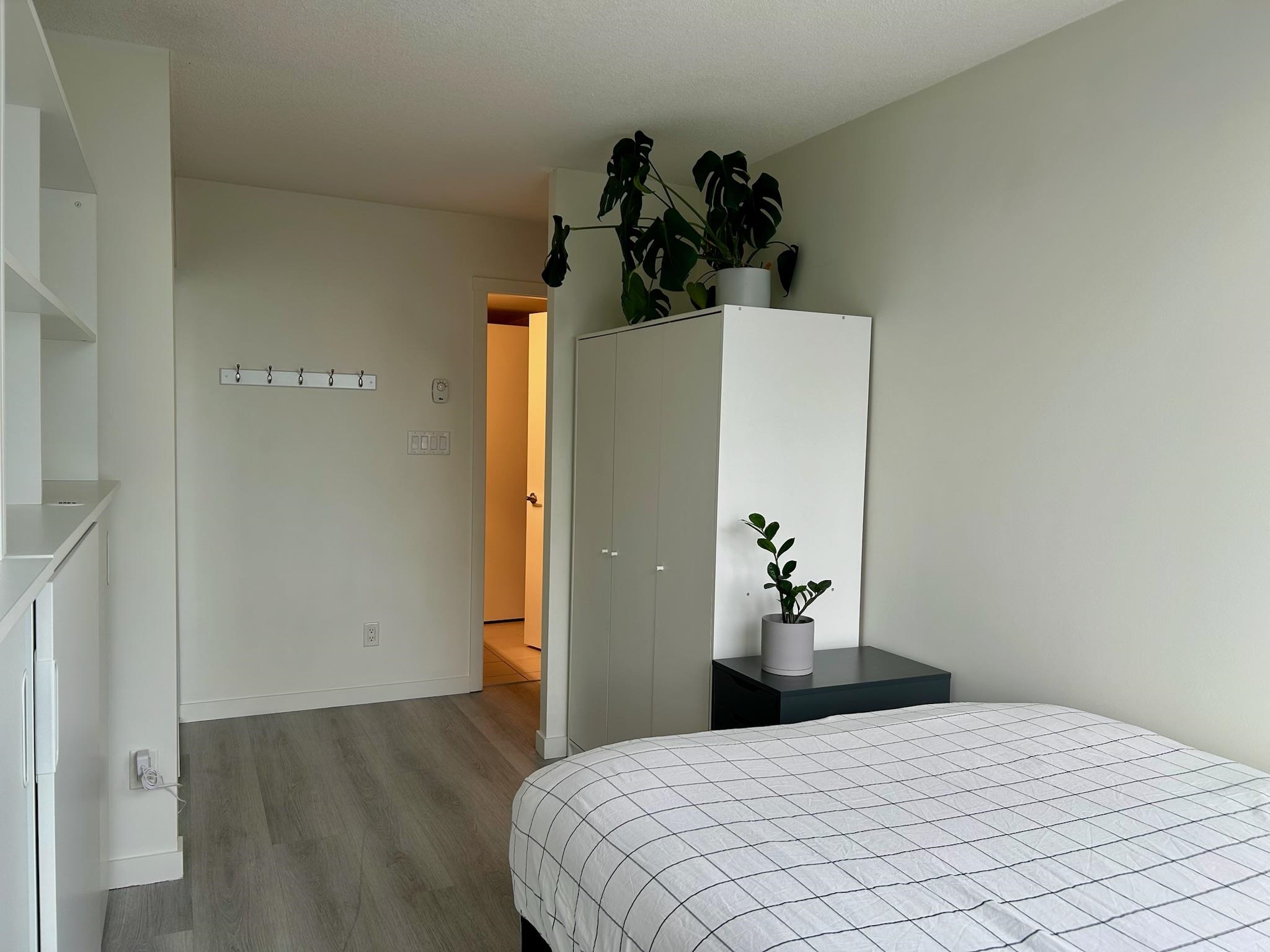 #809 1212 Howe Street - 11
