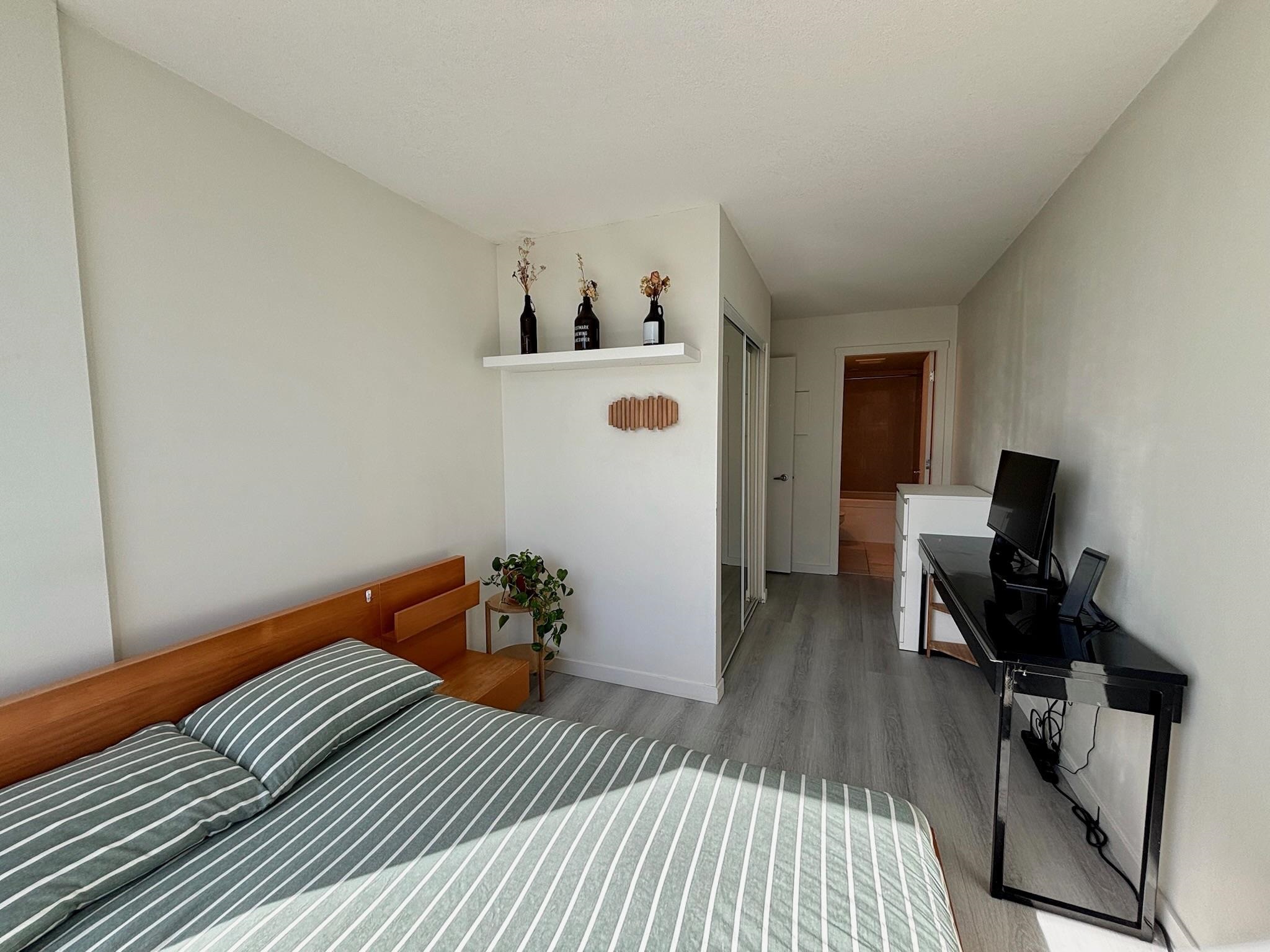 #809 1212 Howe Street - 8