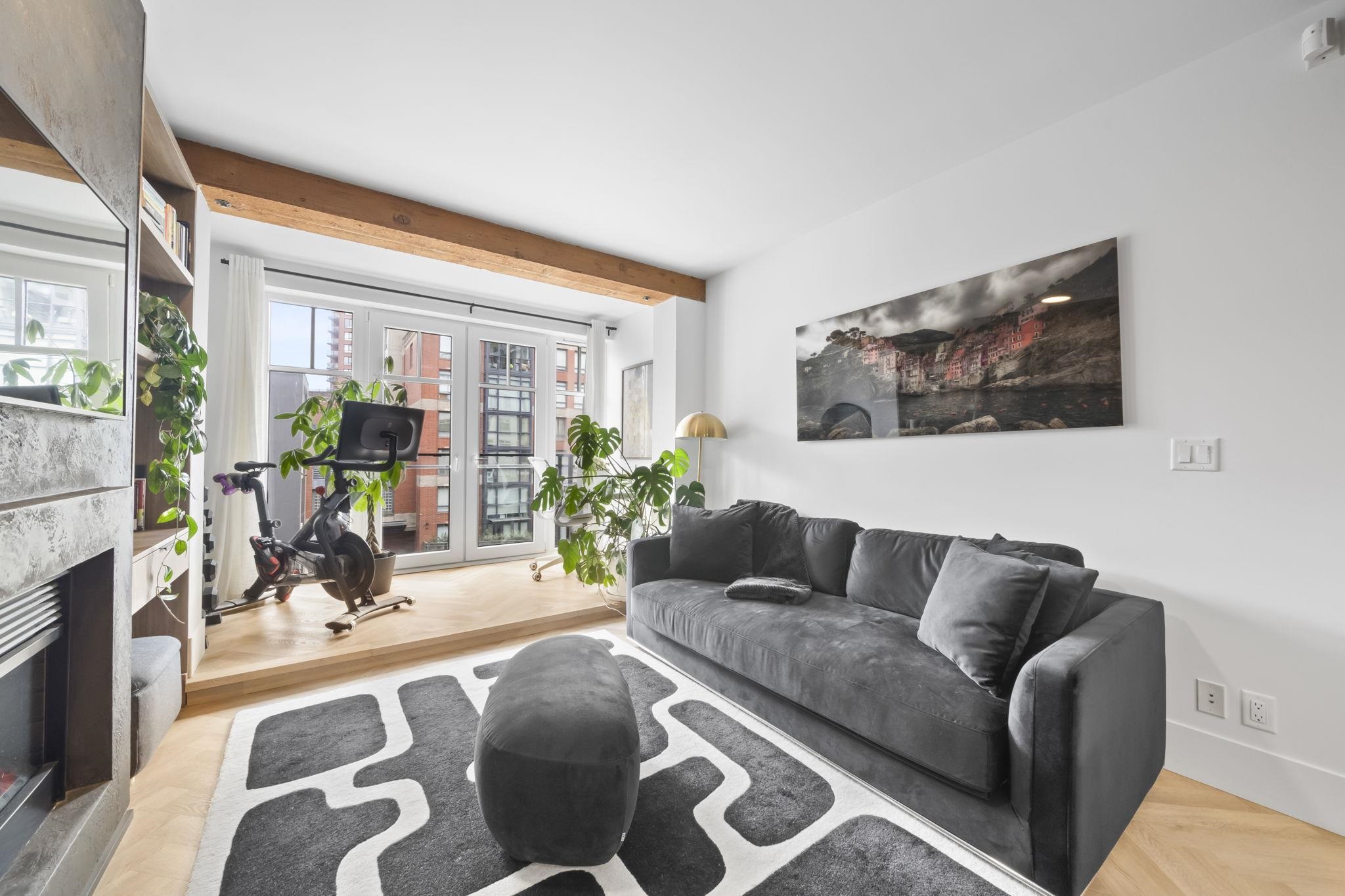#202 1275 Hamilton Street - 4