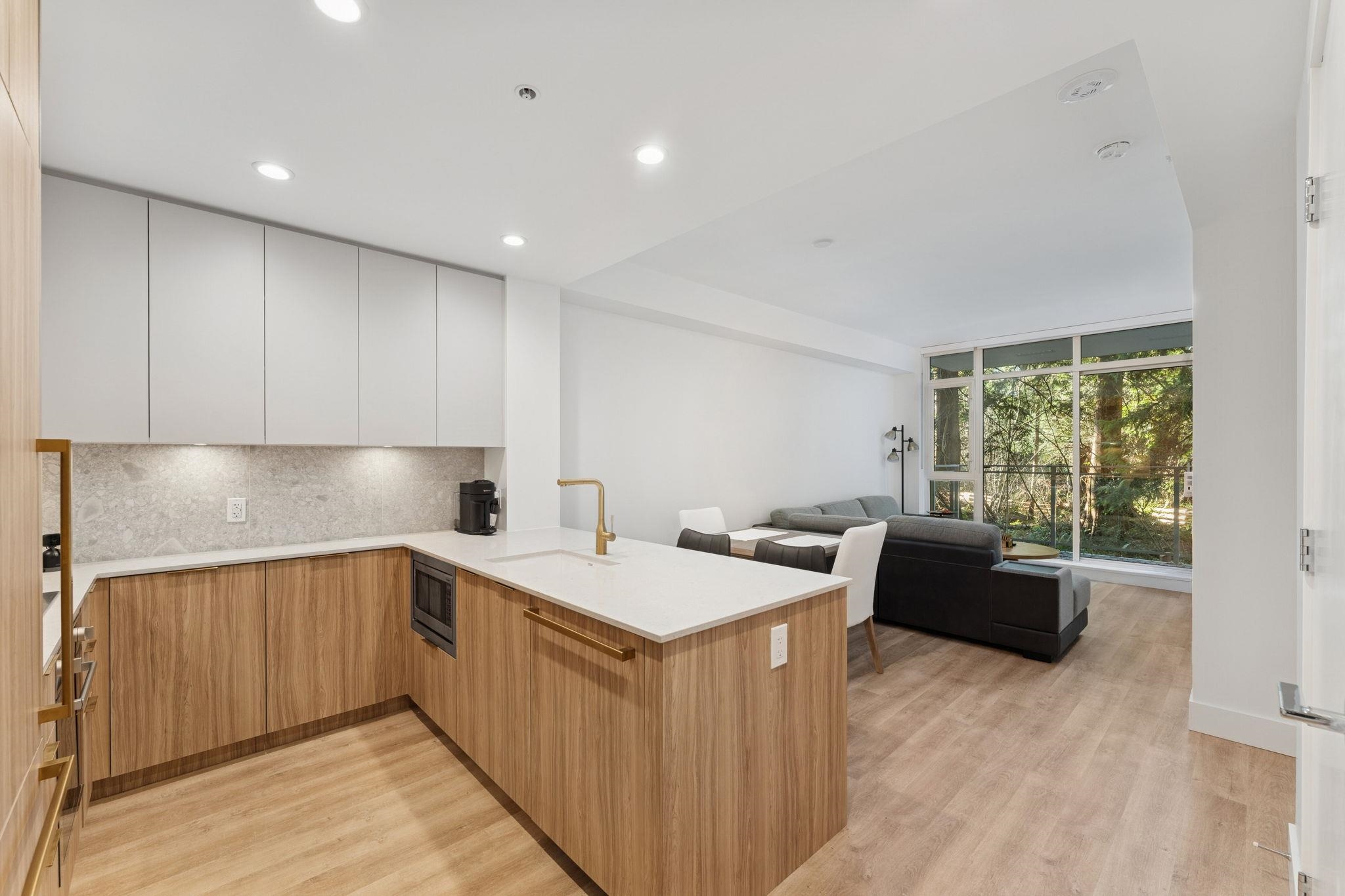 #208 2375 Emery Court - 1