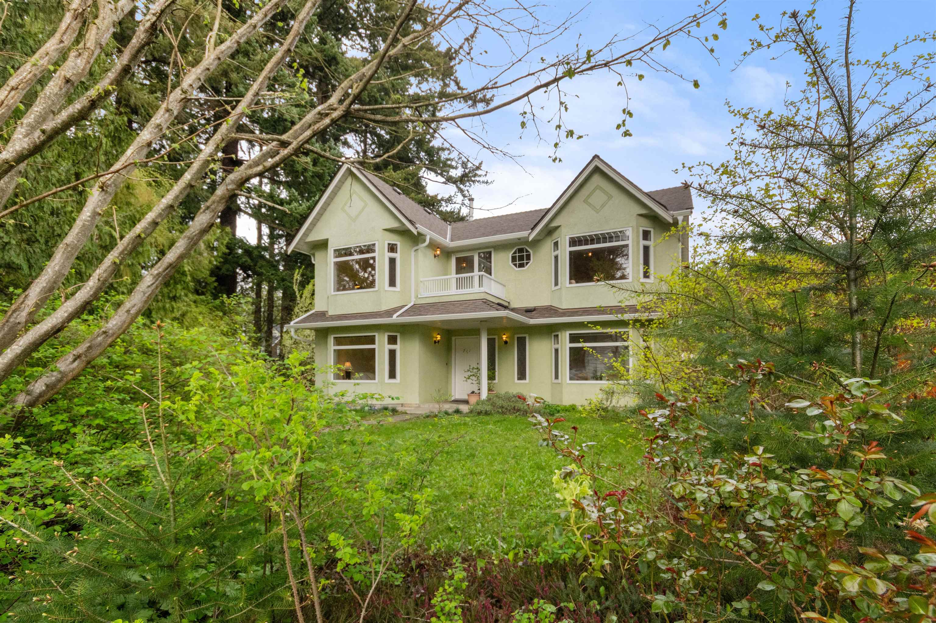 711 Fraser Avenue - 35