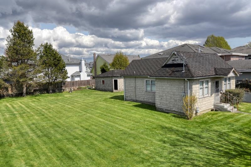 5211 Maple Road - 6