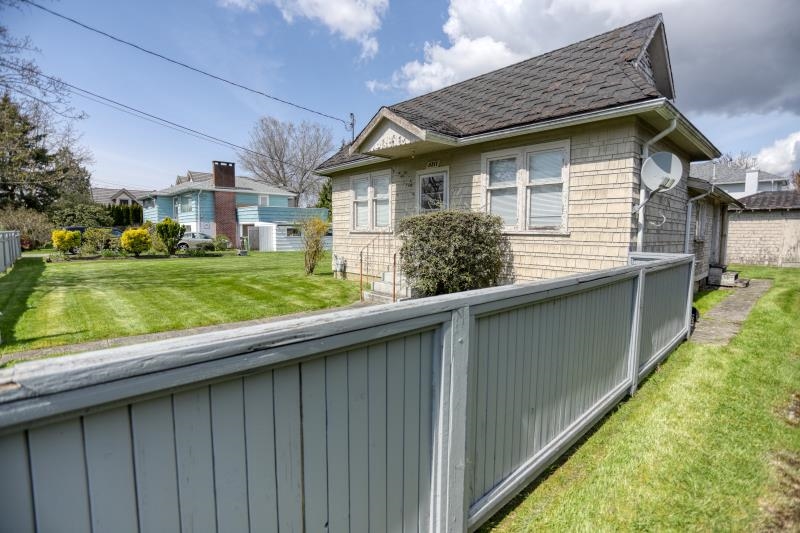 5211 Maple Road - 13