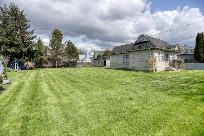 5211 Maple Road - 17