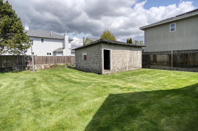 5211 Maple Road - 16