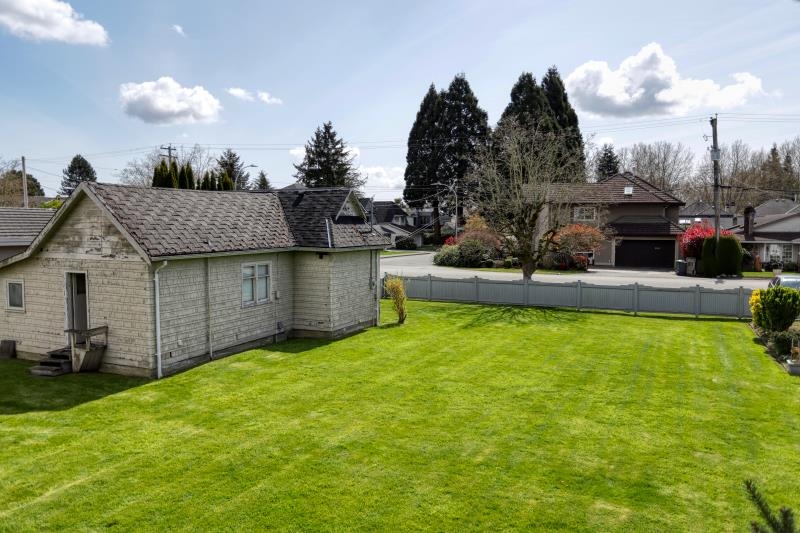 5211 Maple Road - 8
