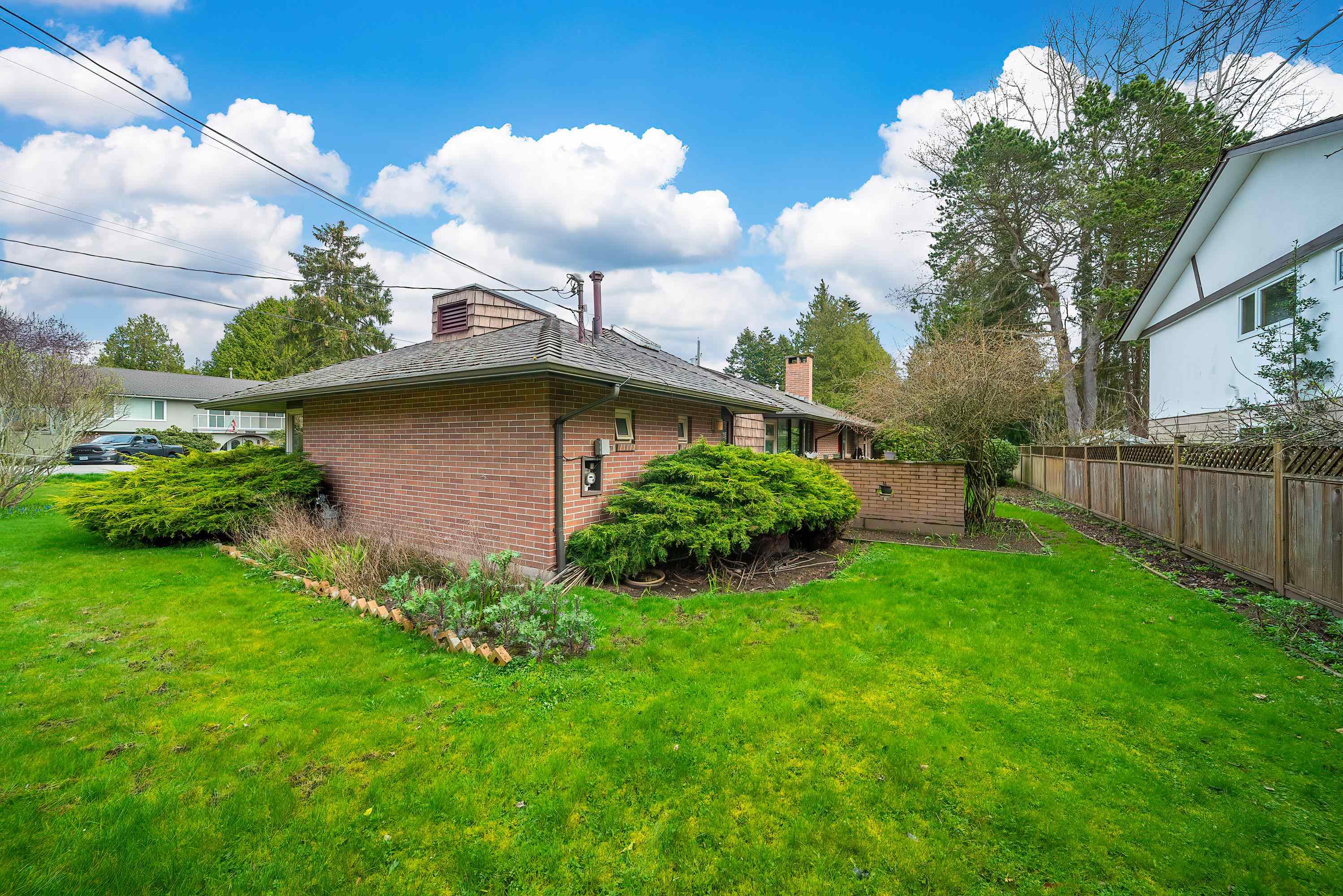 5186 10a Avenue - 38