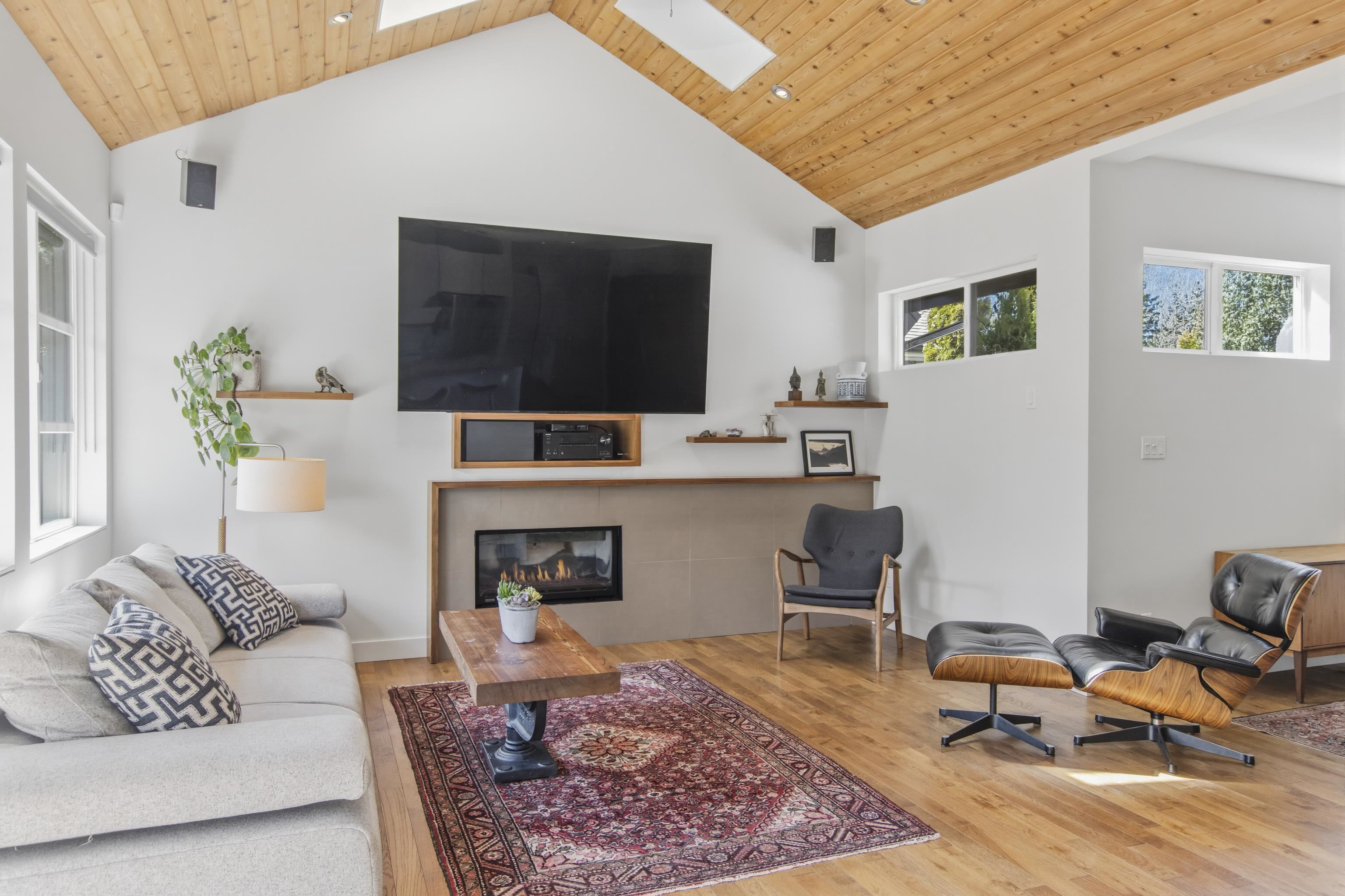 1007 Jay Crescent - 12