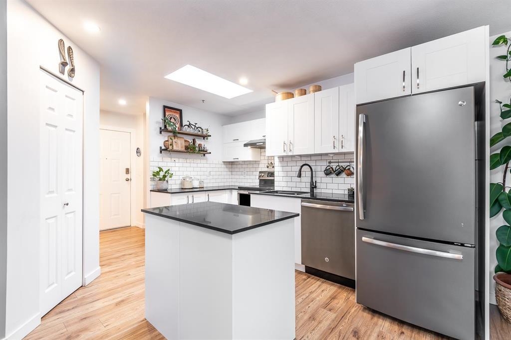 #C311 40140 Willow Crescent - 1