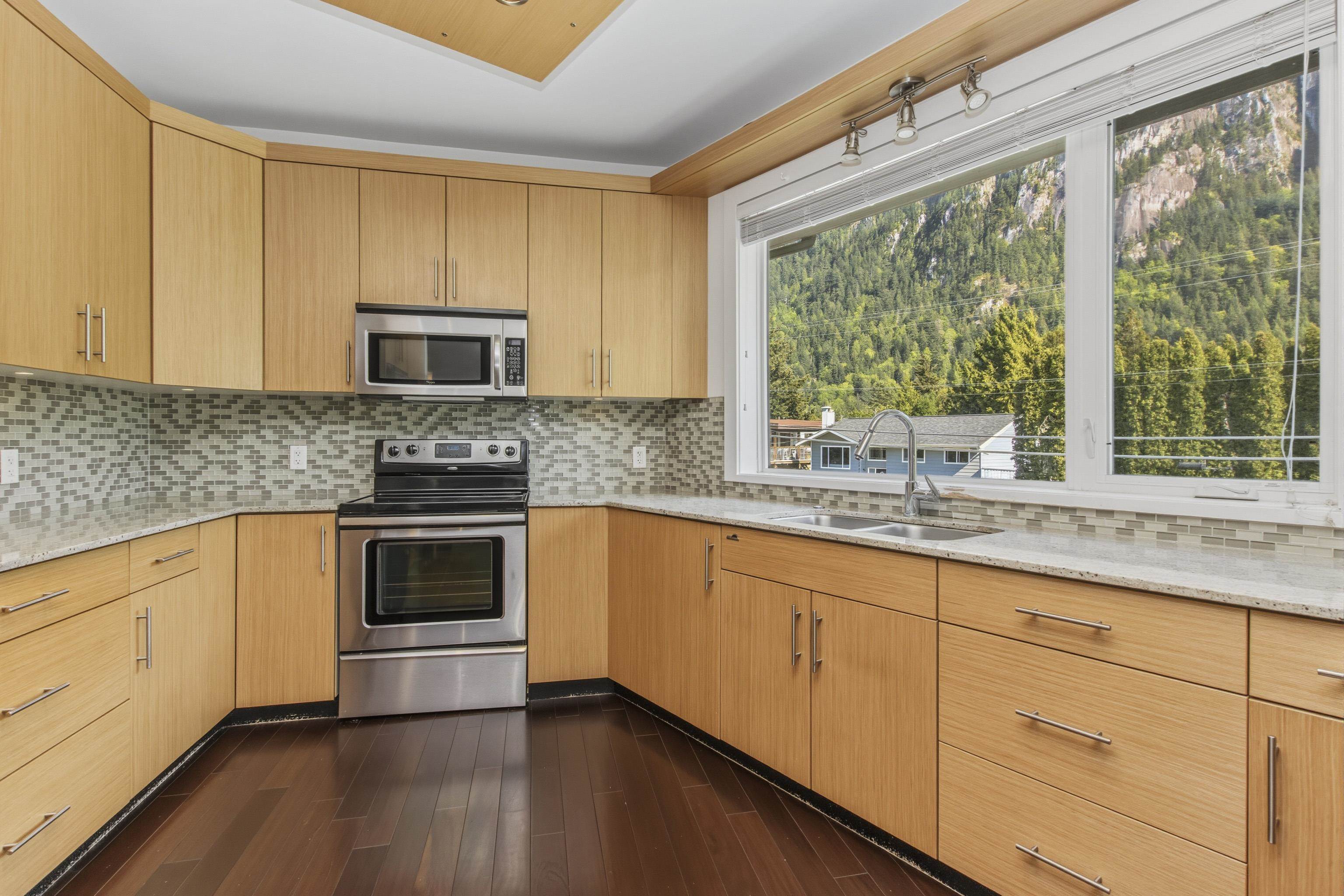 #208 1909 Maple Drive - 12