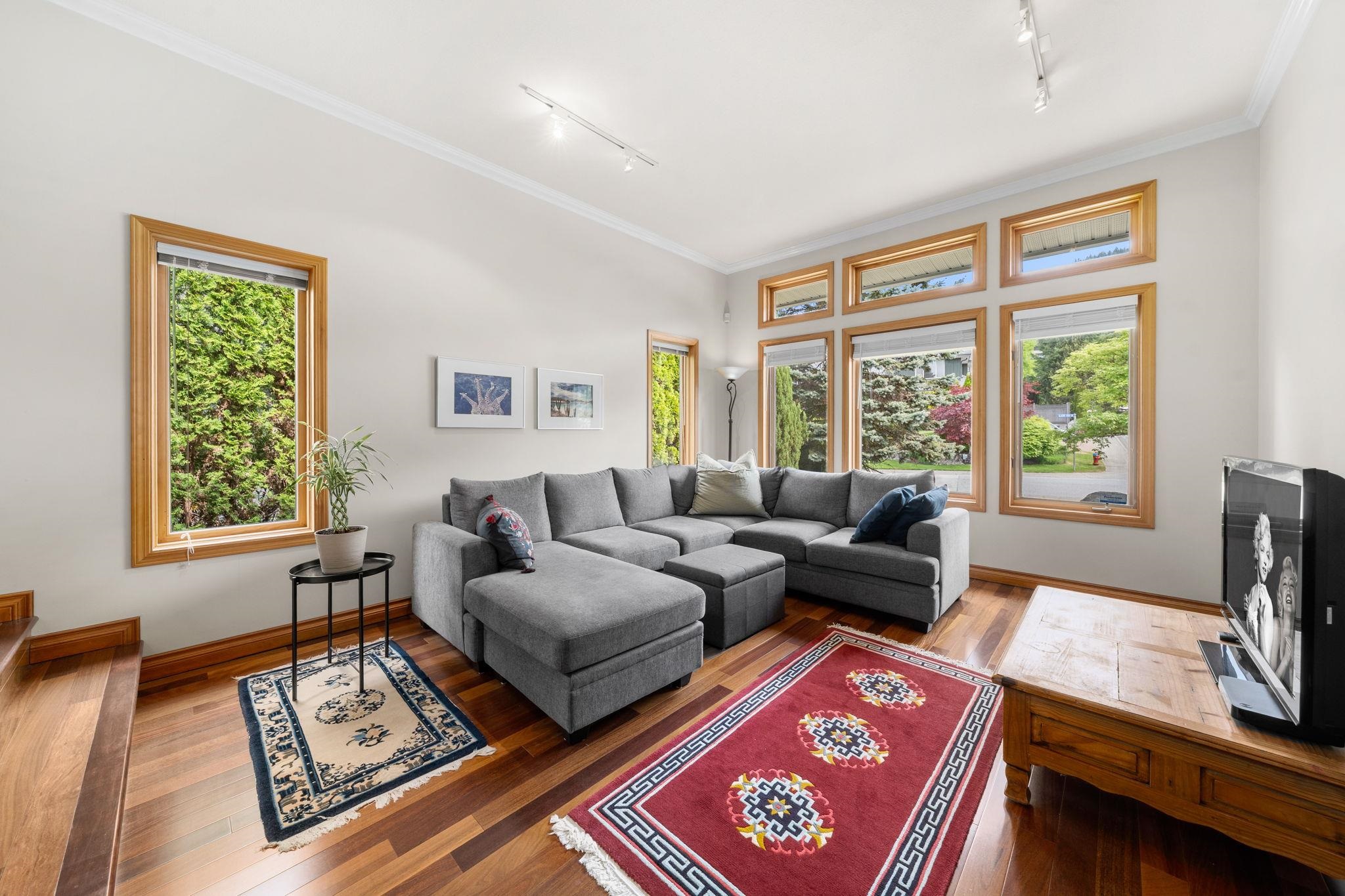 1070 Glacier View Drive - 20