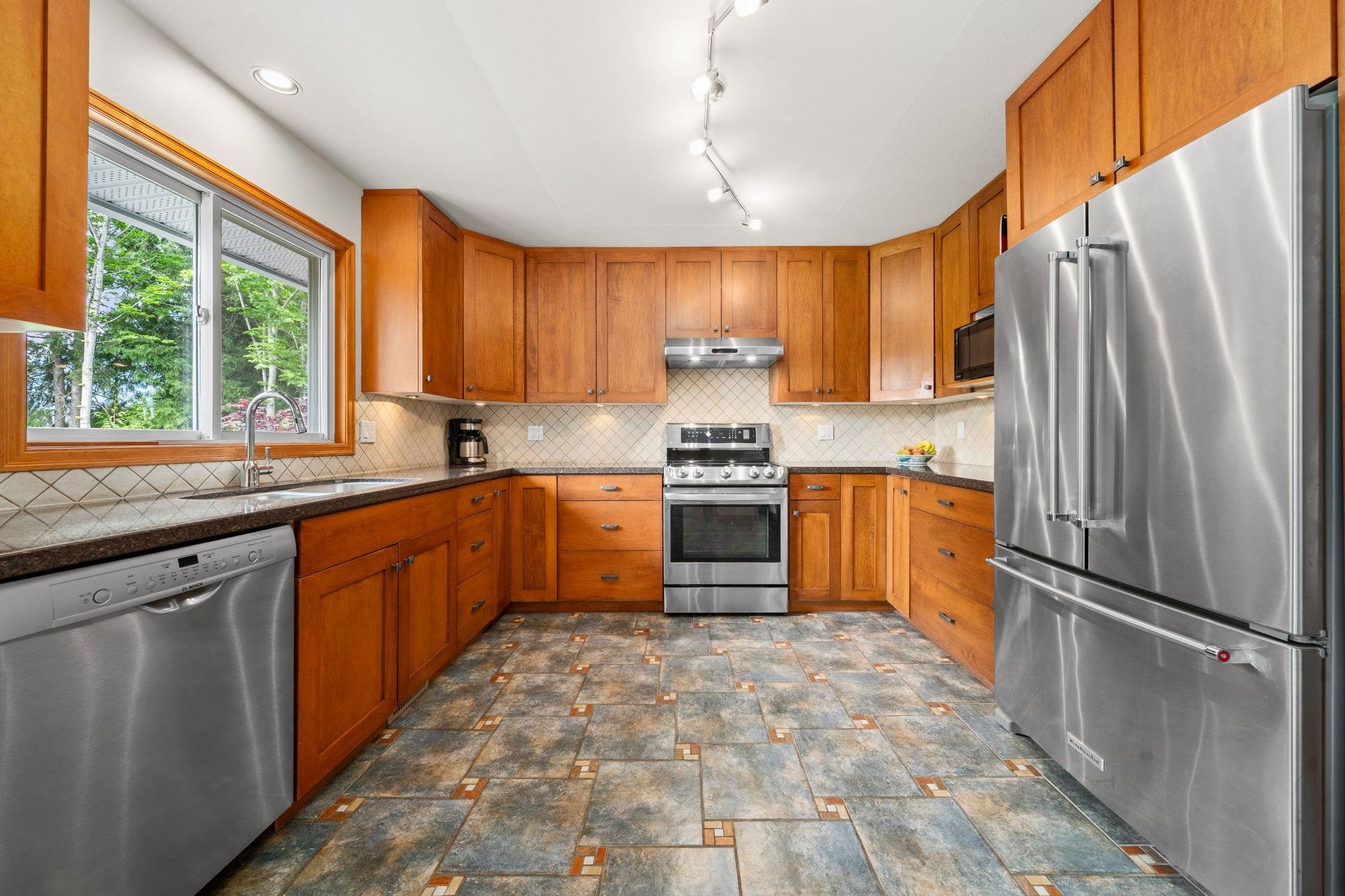 1070 Glacier View Drive - 11