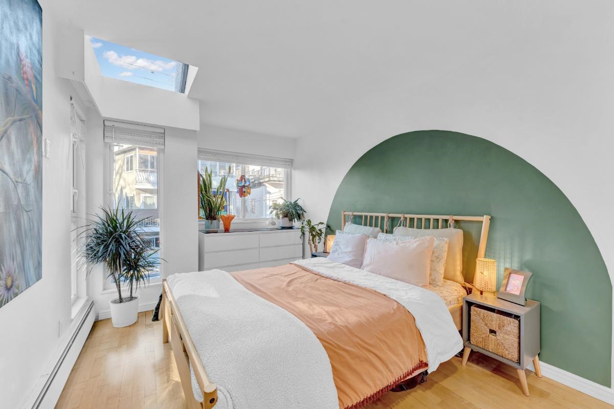 #204 2125 York Avenue - 17