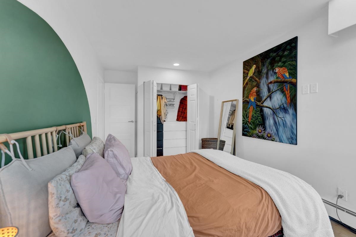 #204 2125 York Avenue - 16