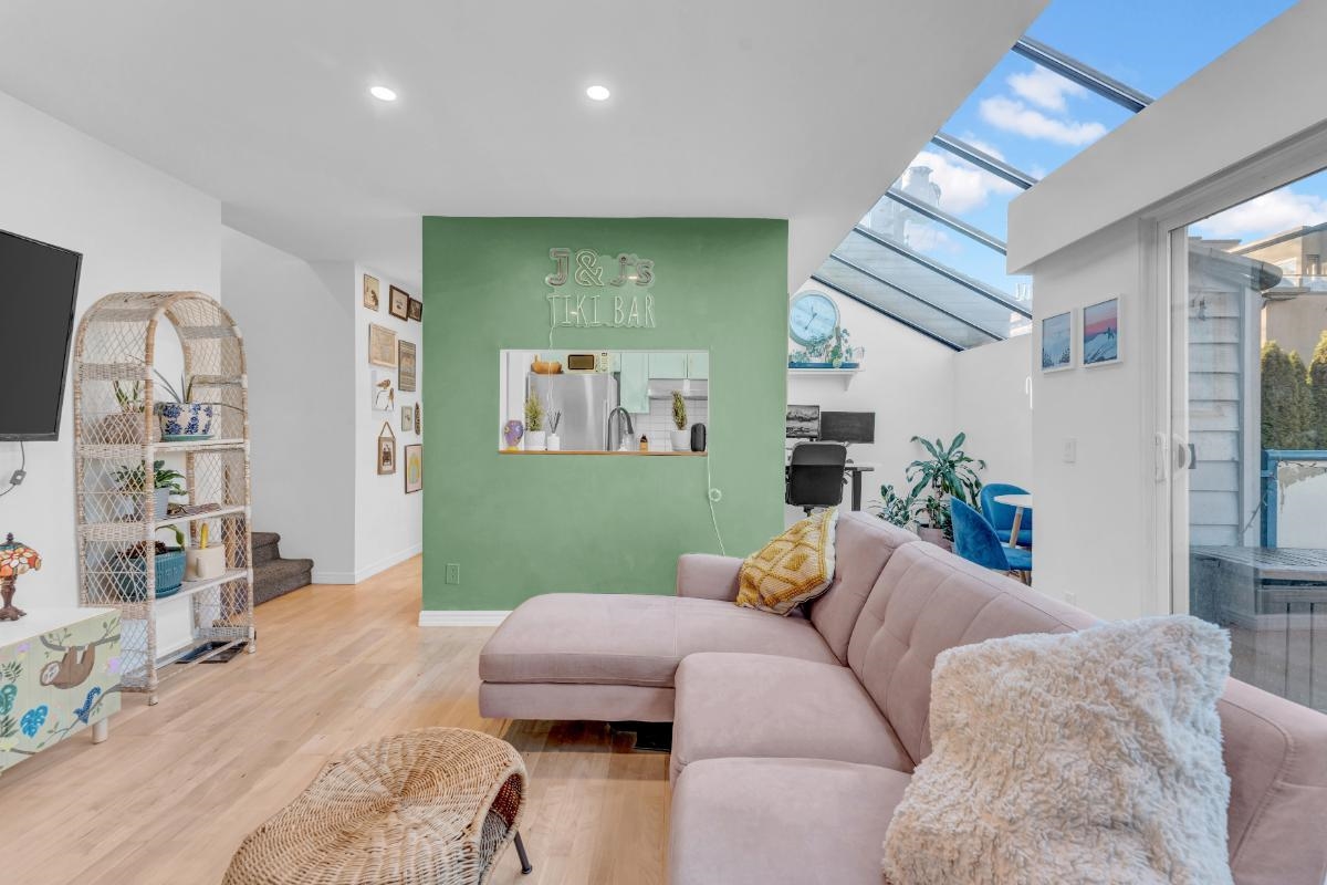 #204 2125 York Avenue - 7