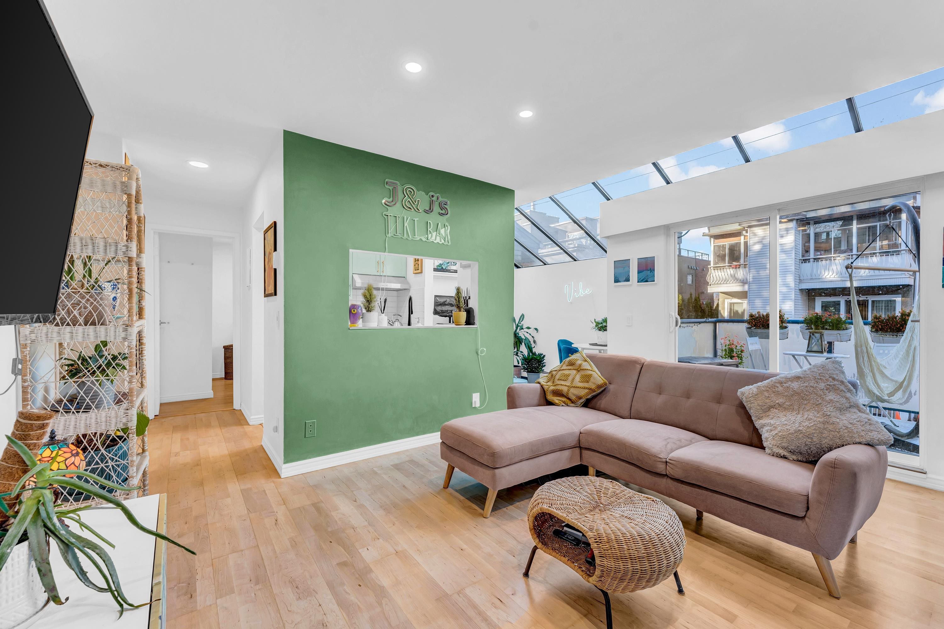 #204 2125 York Avenue - 3
