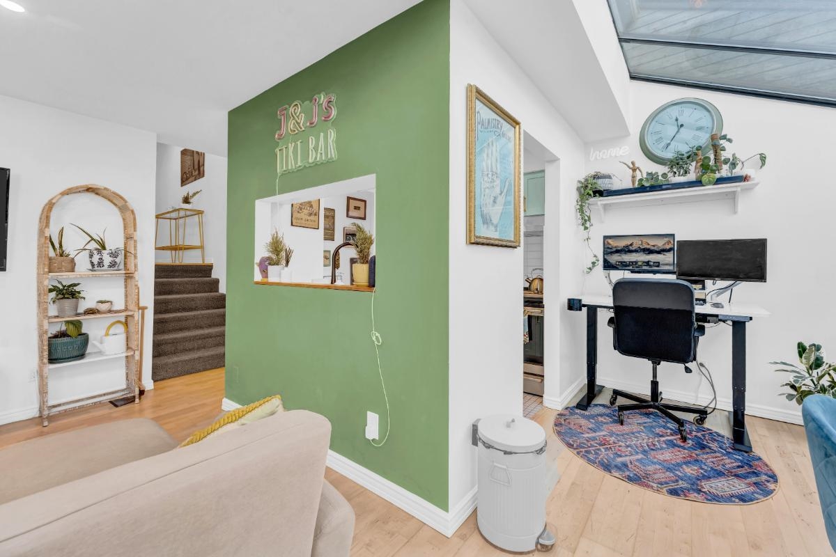 #204 2125 York Avenue - 11