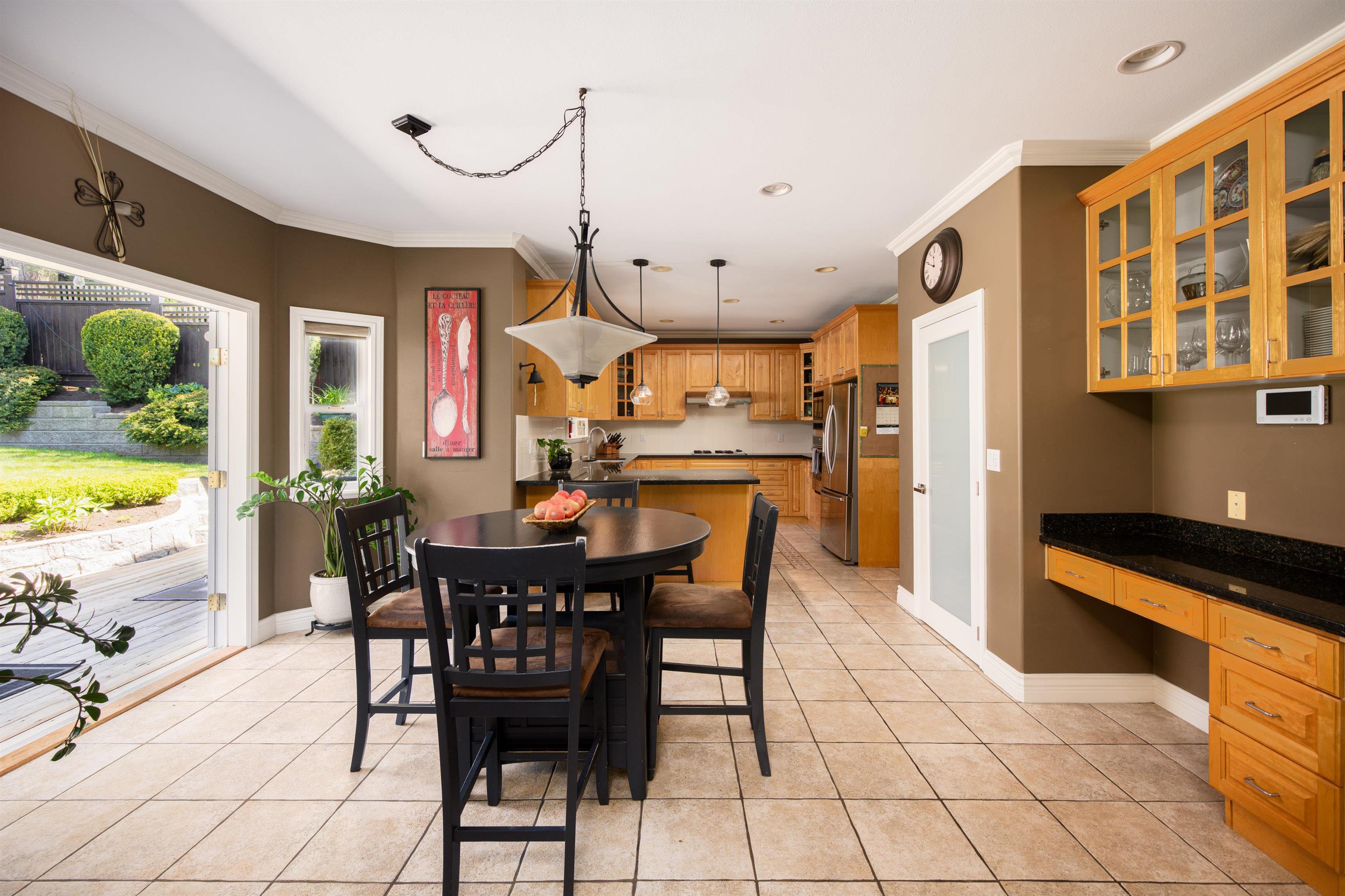228 W Kings Road - 12