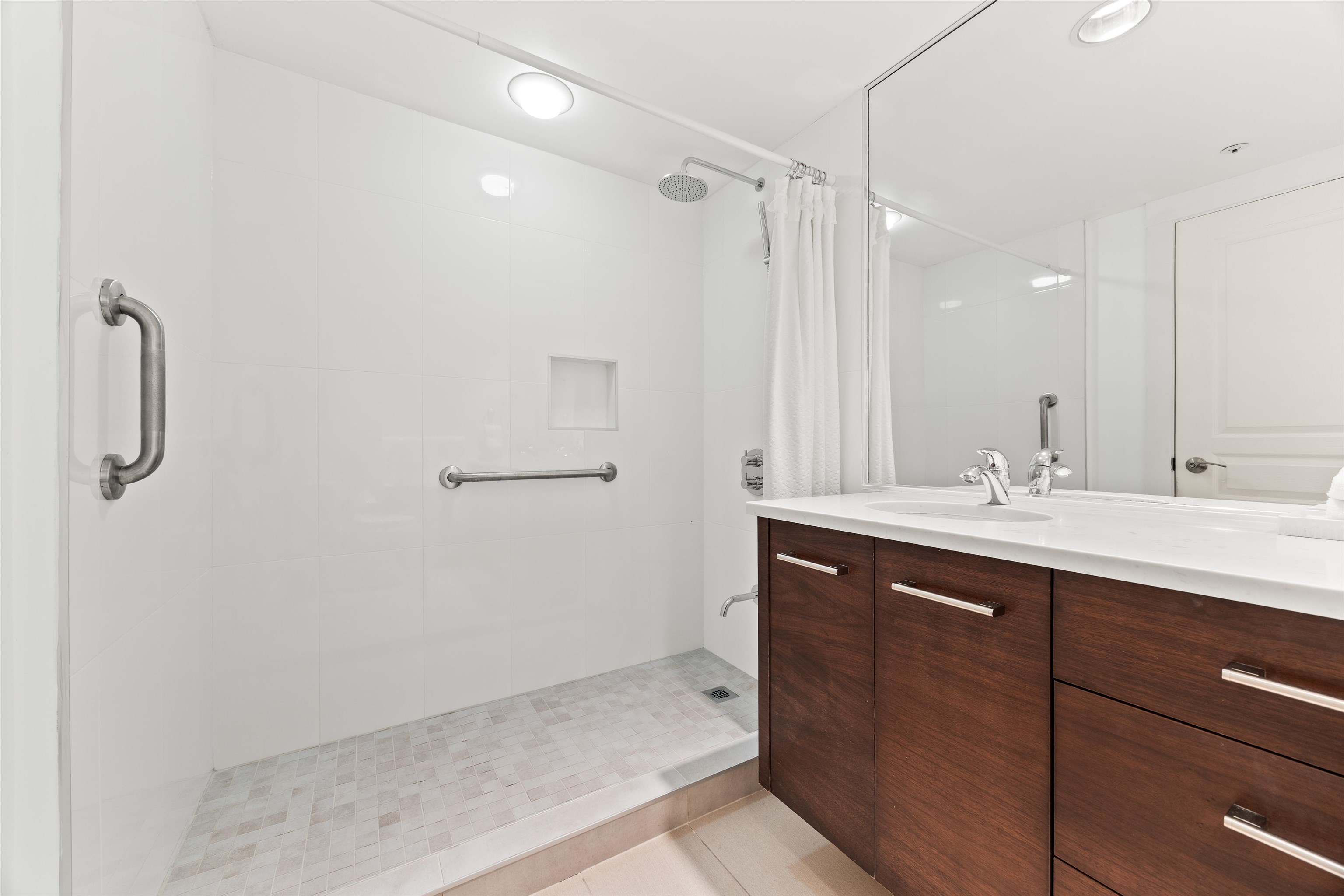 #306 1140 Strathaven Drive - 24
