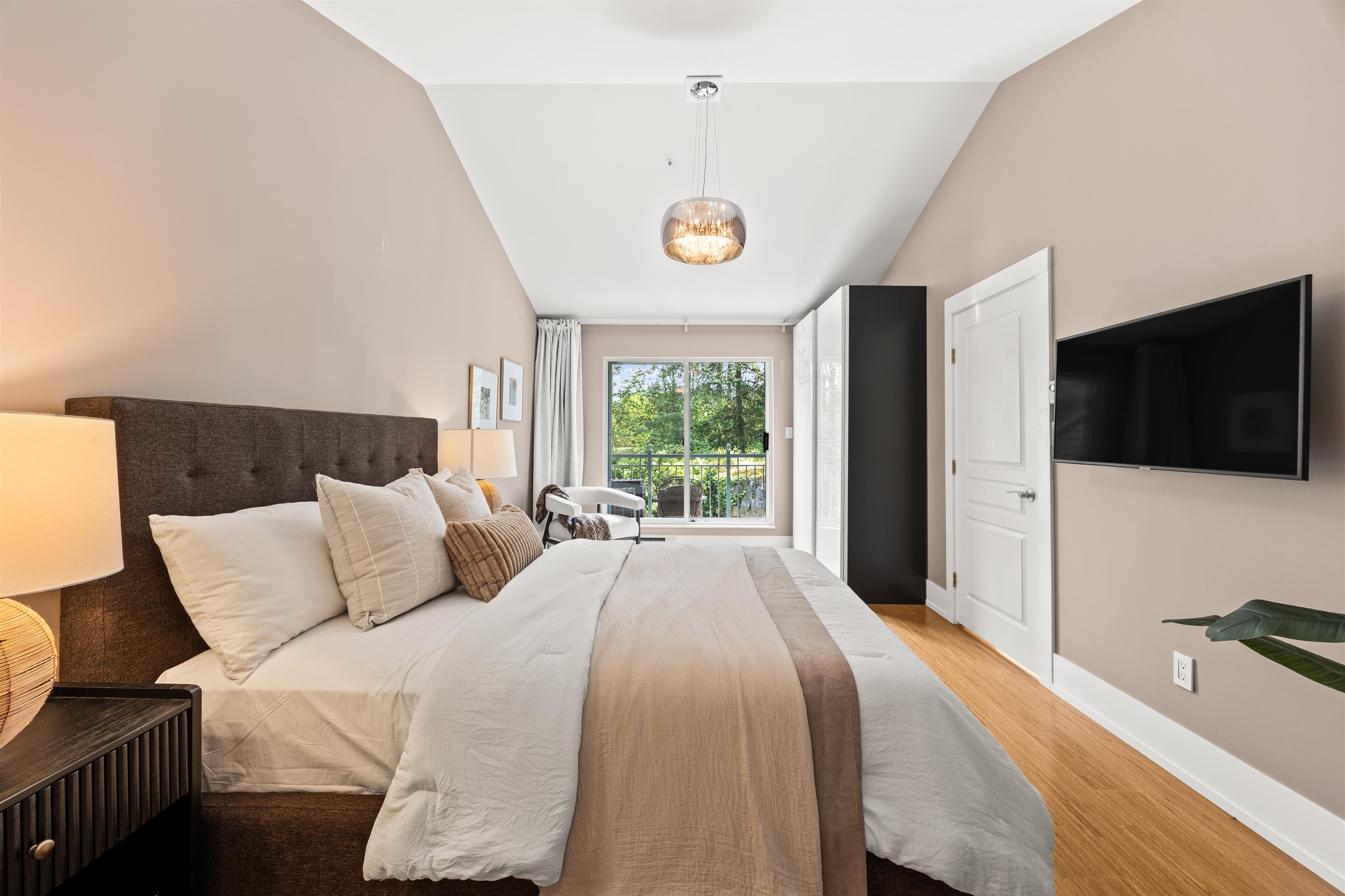 #306 1140 Strathaven Drive - 25
