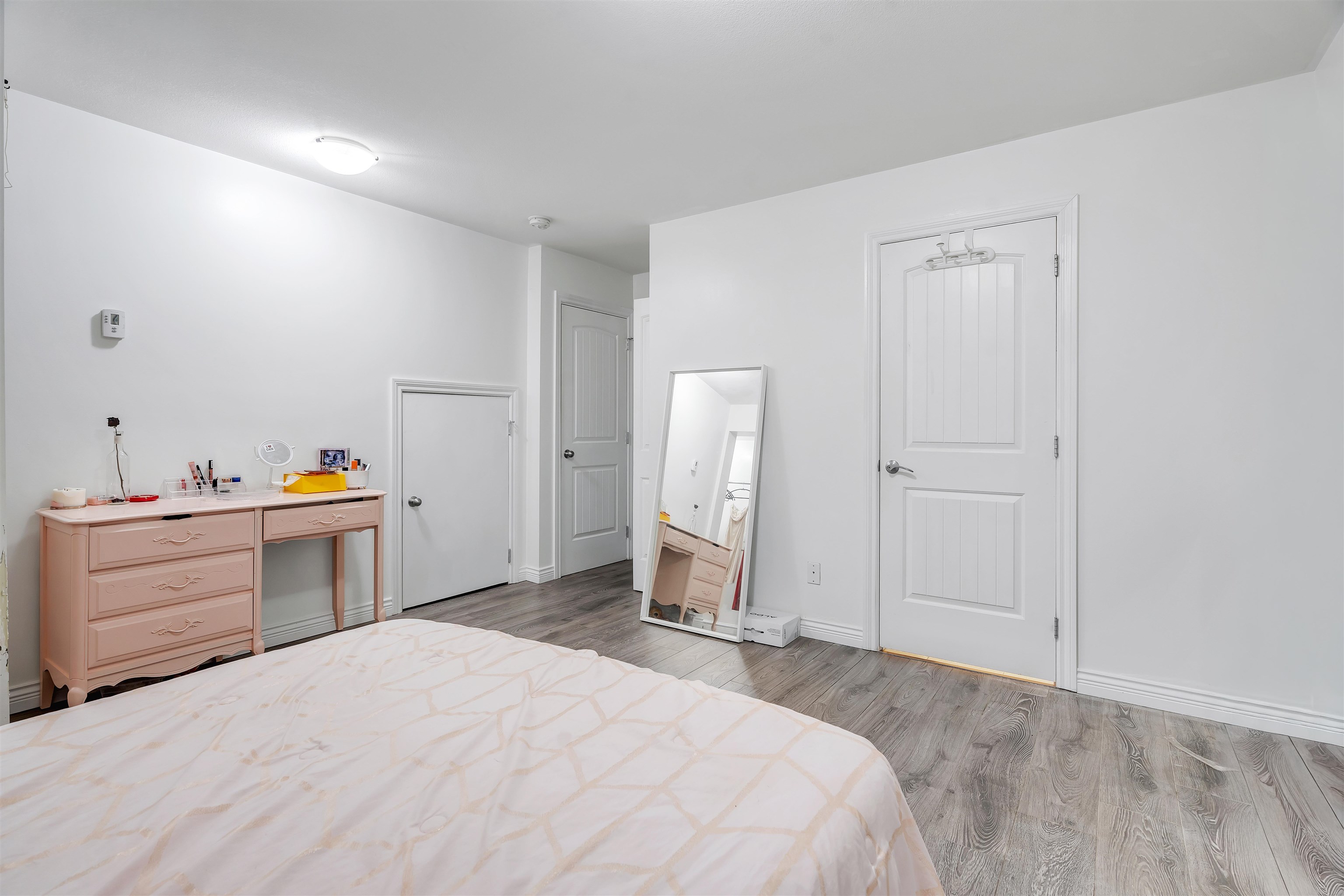27685 Fraser Highway - 23