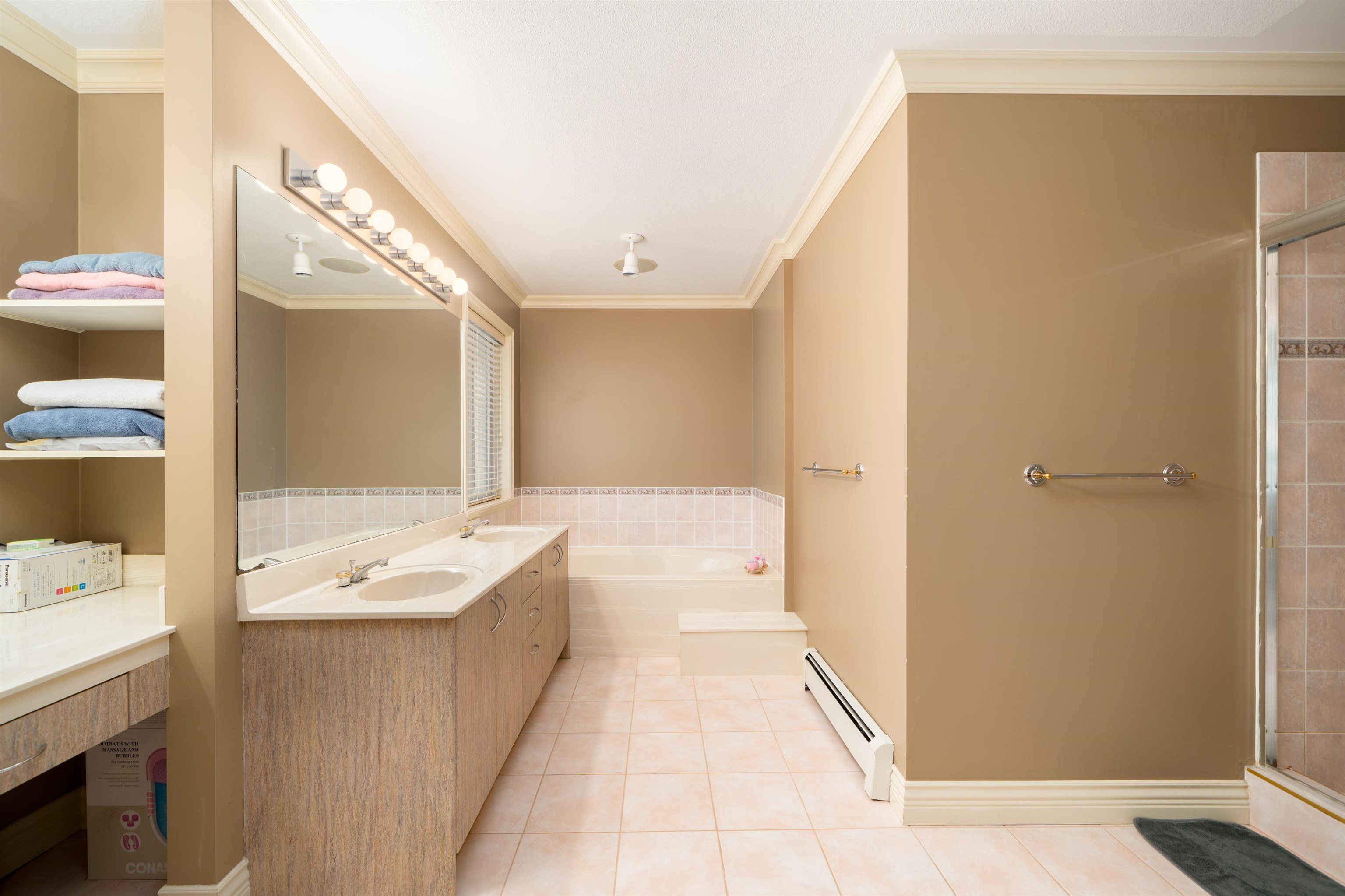 1393 Mathers Avenue - 24