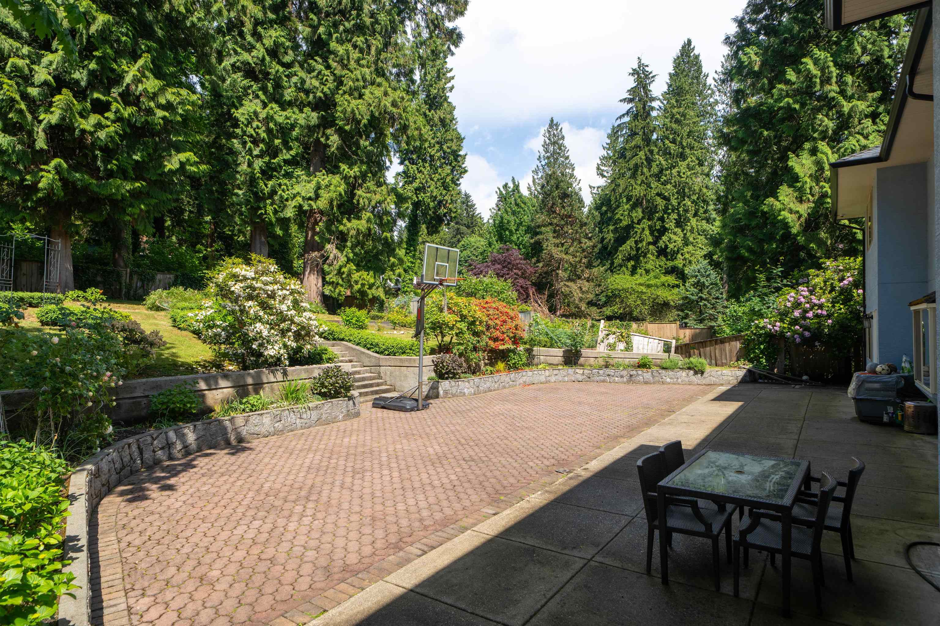 1393 Mathers Avenue - 37