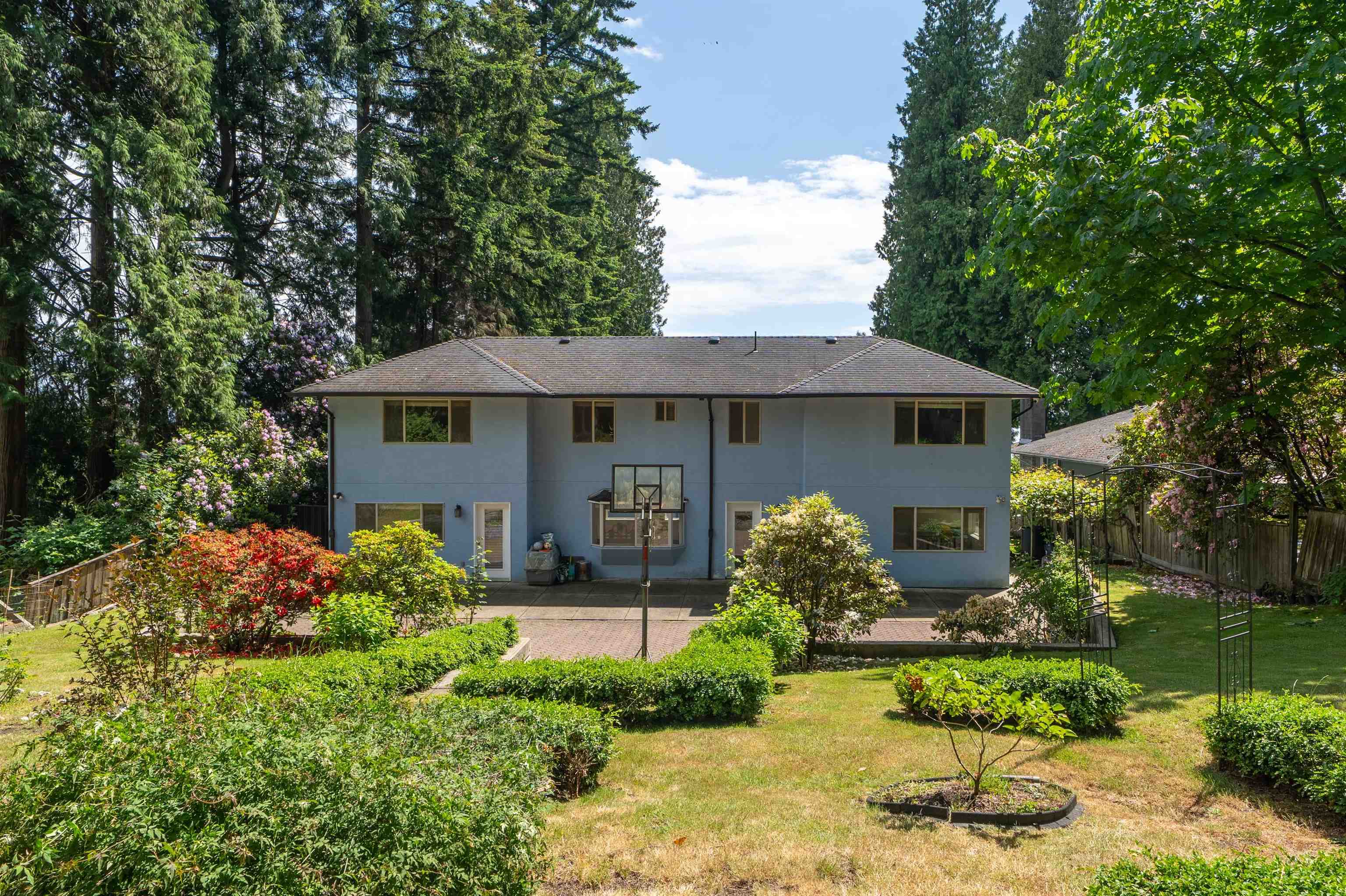 1393 Mathers Avenue - 35