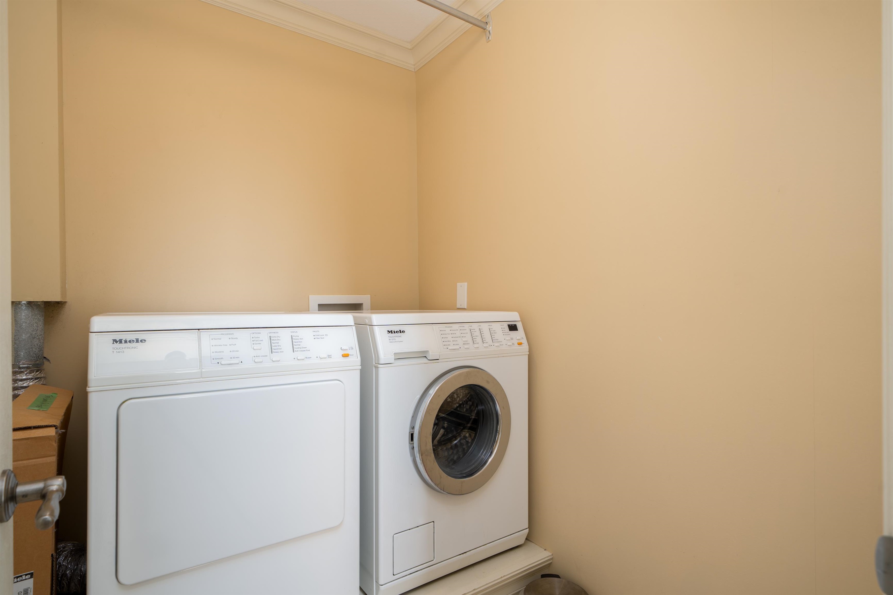 1393 Mathers Avenue - 31