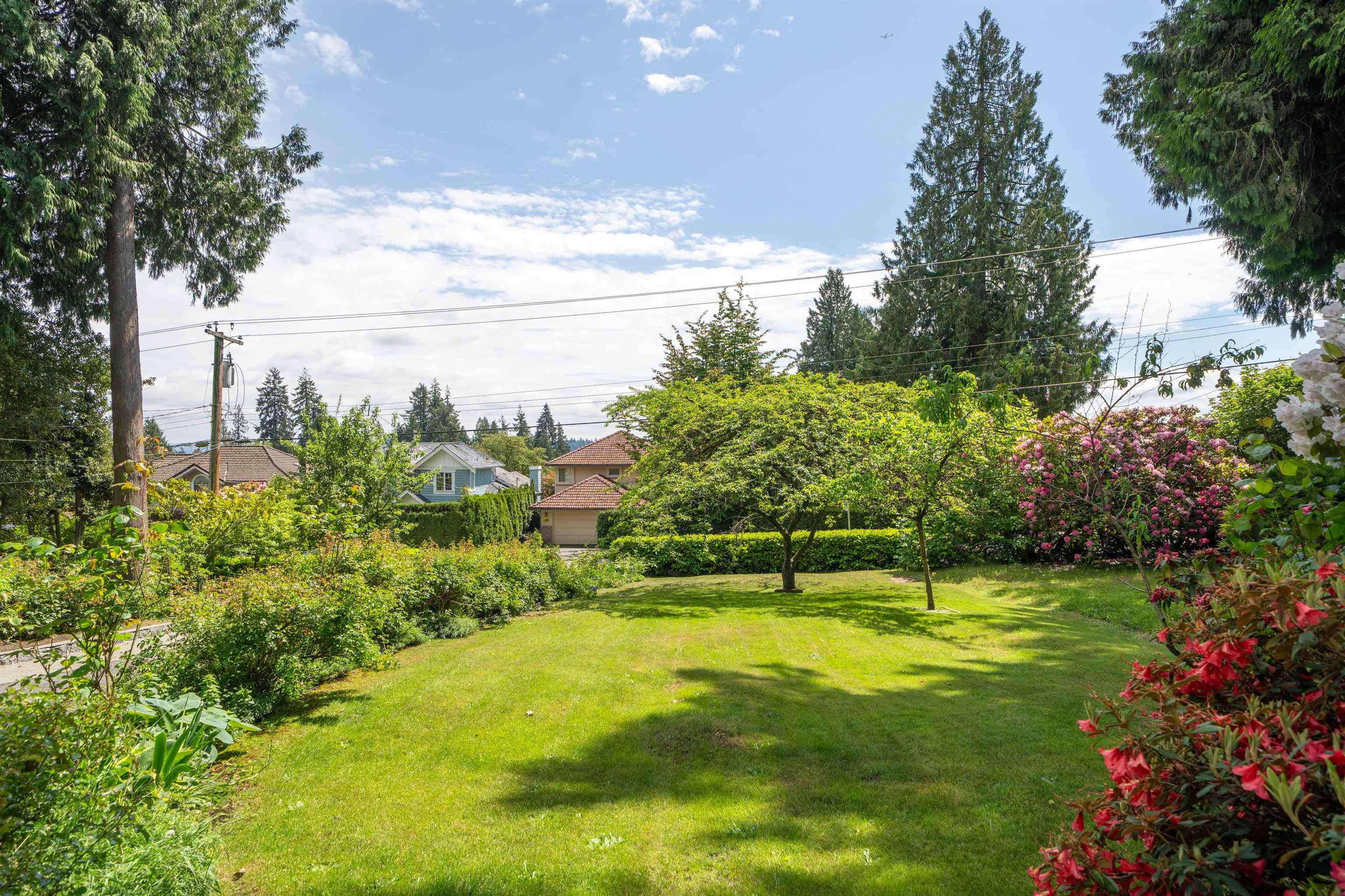 1393 Mathers Avenue - 39