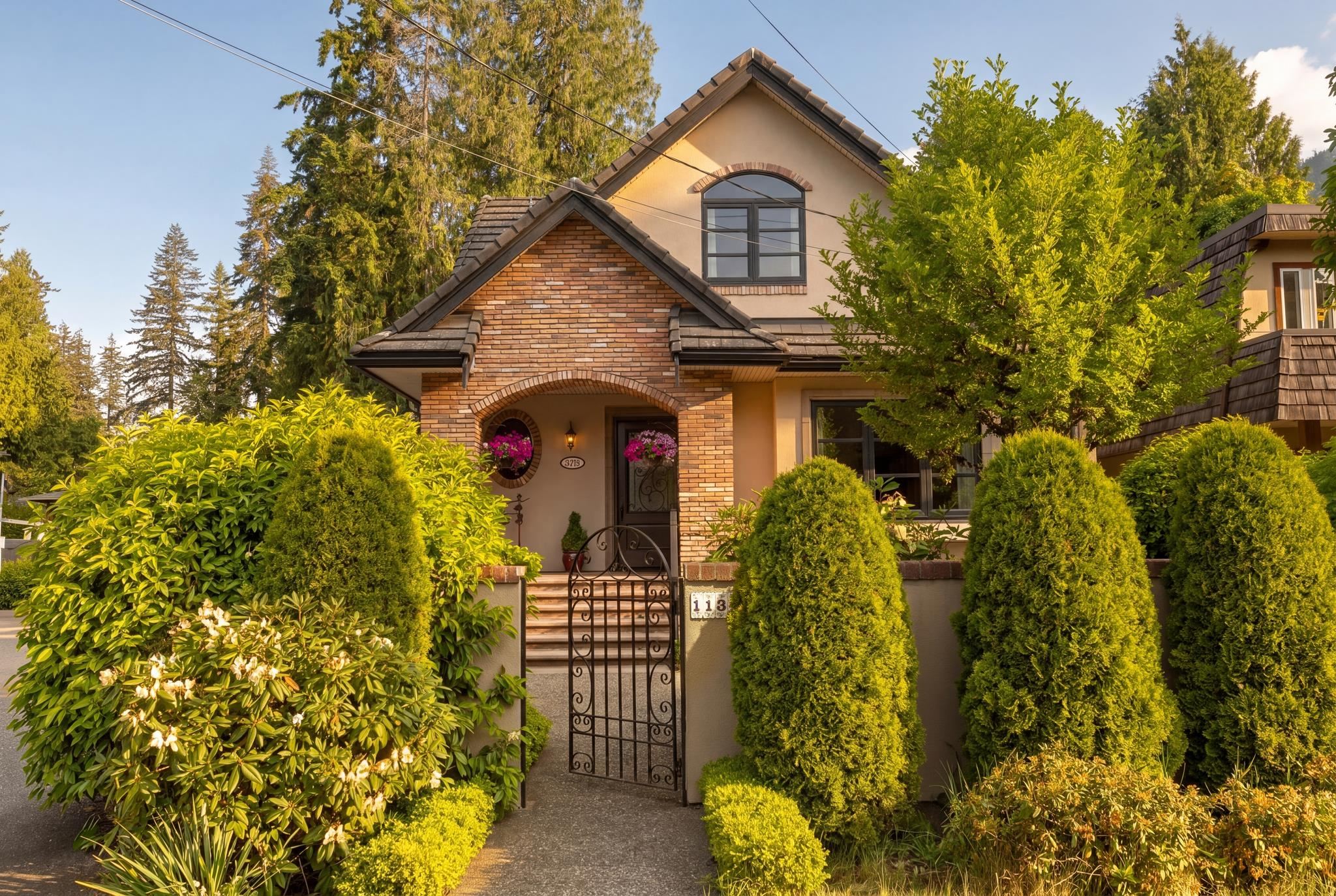 1134 Montroyal Boulevard - 1