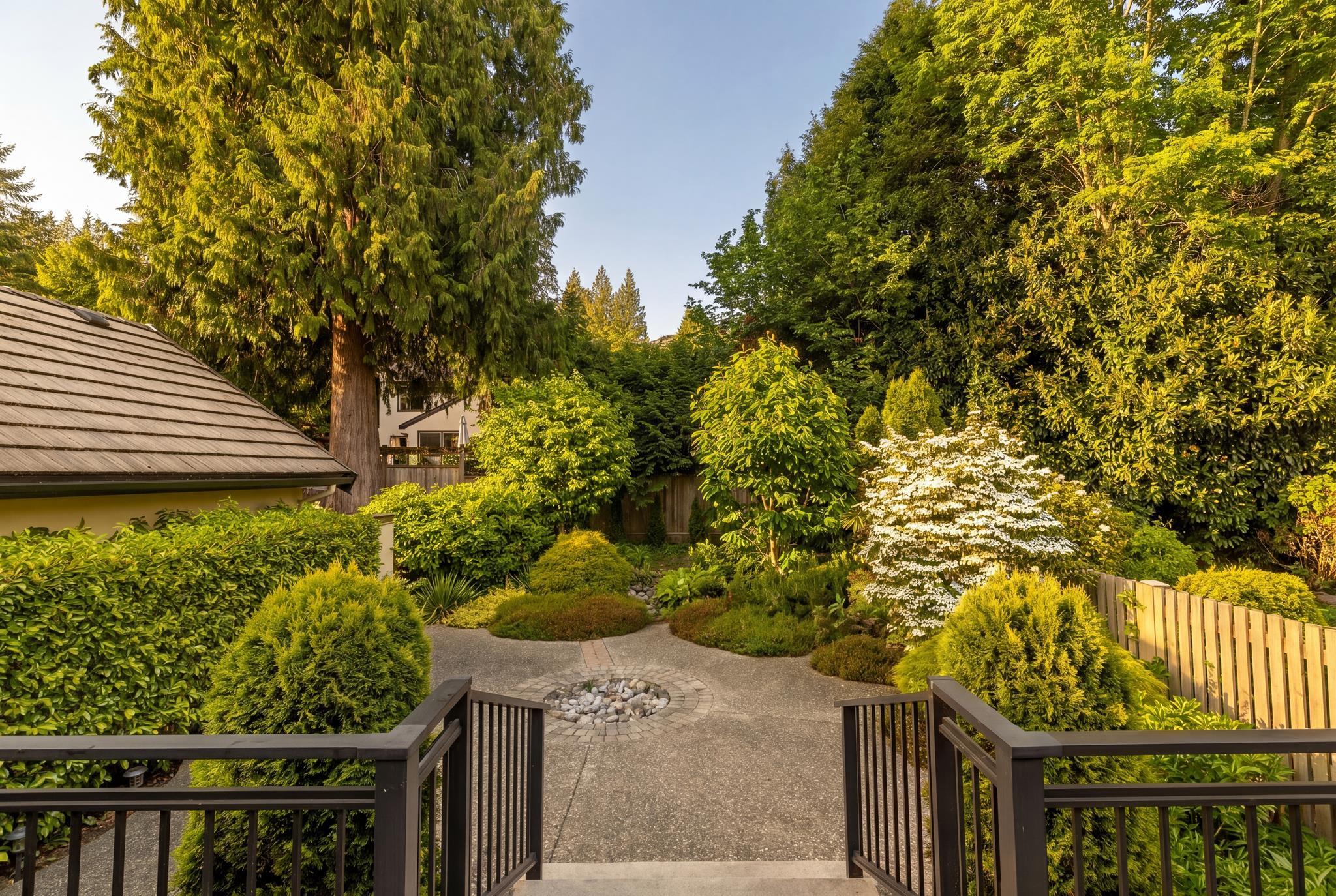 1134 Montroyal Boulevard - 37