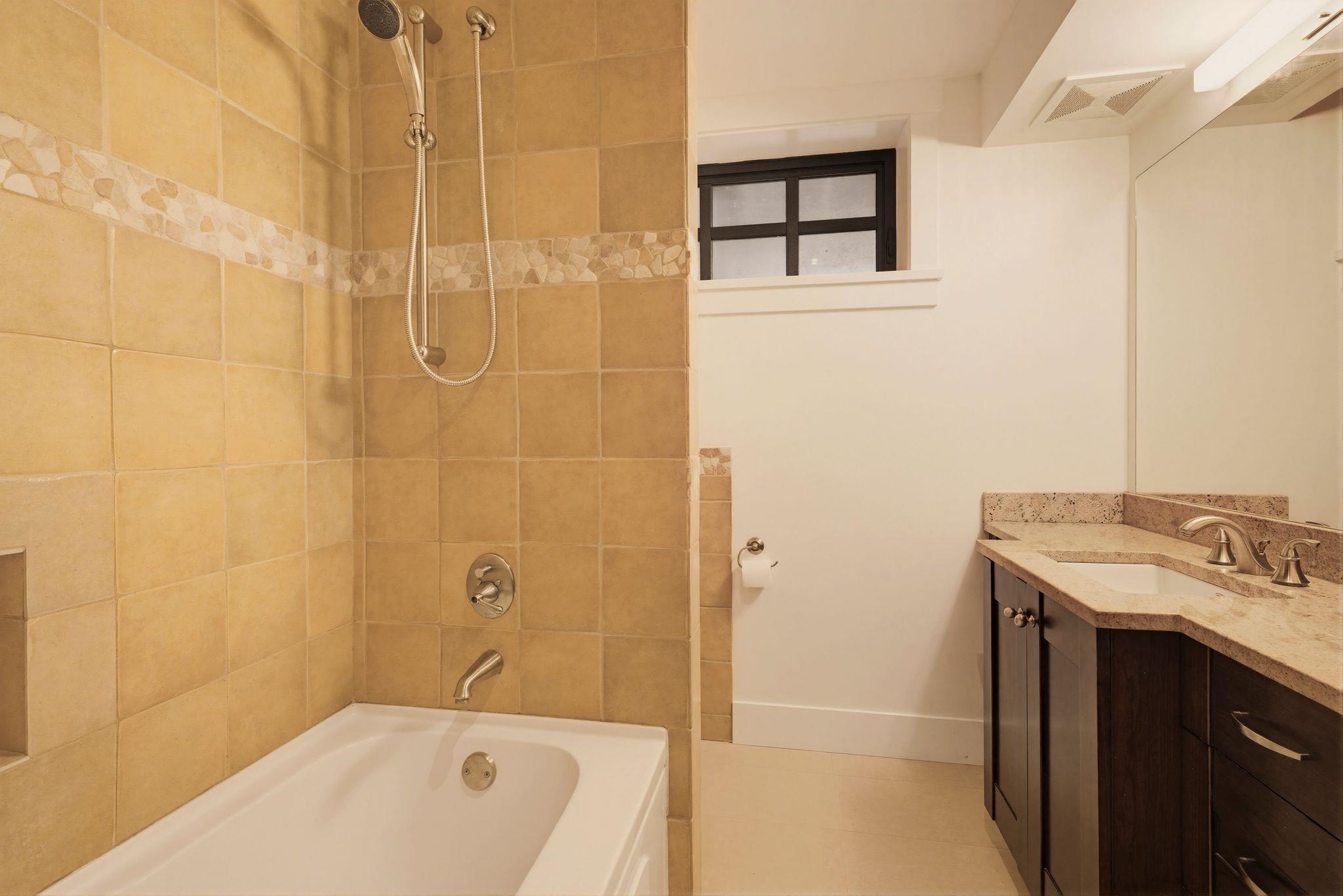 1134 Montroyal Boulevard - 35