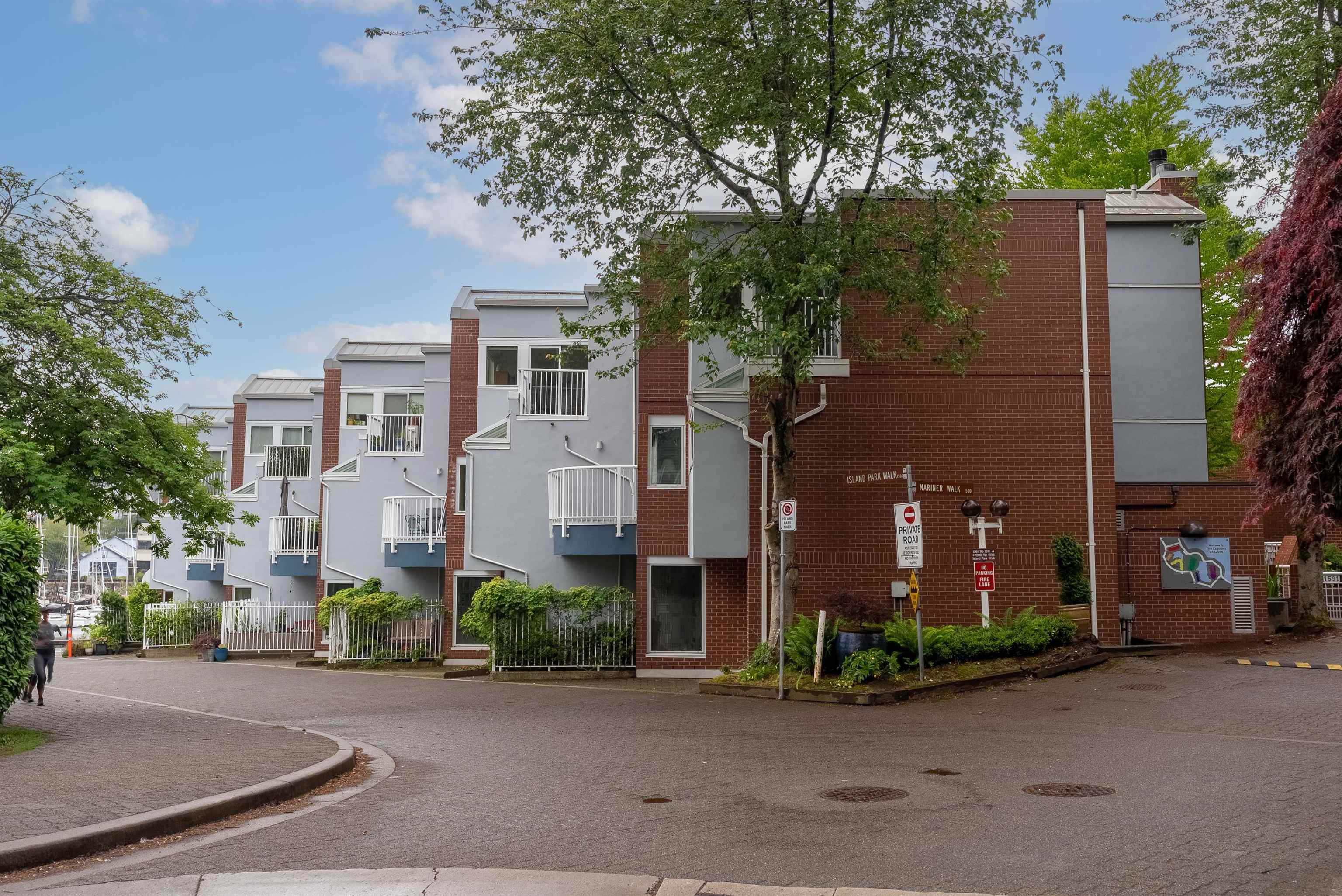 1596 Island Park Walk - 23