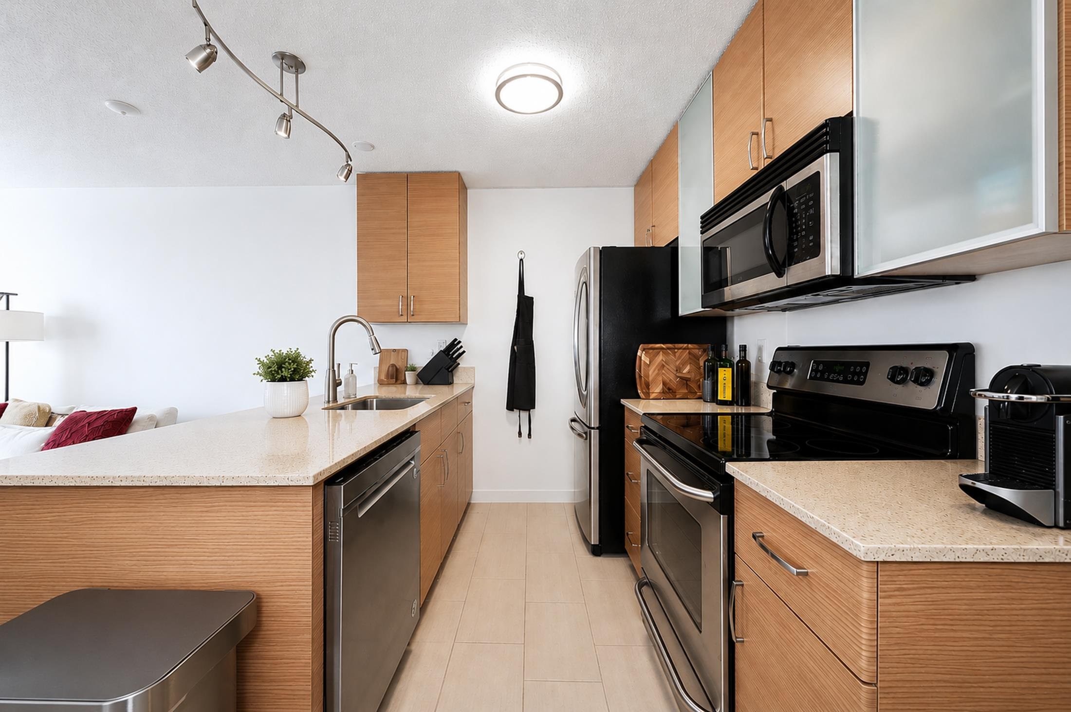 #1405 909 Mainland Street - 6