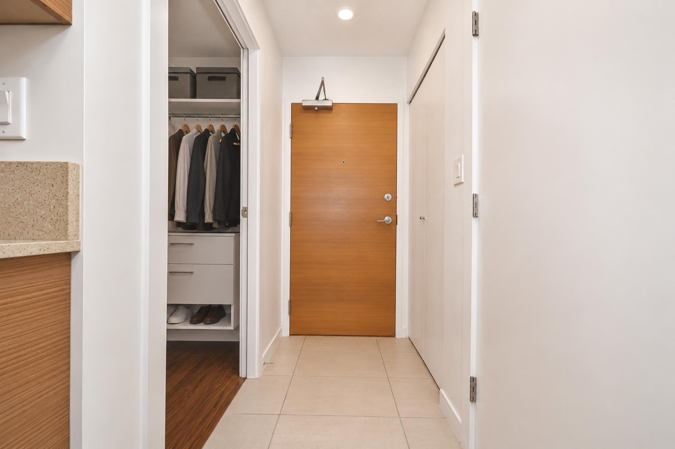 #1405 909 Mainland Street - 18