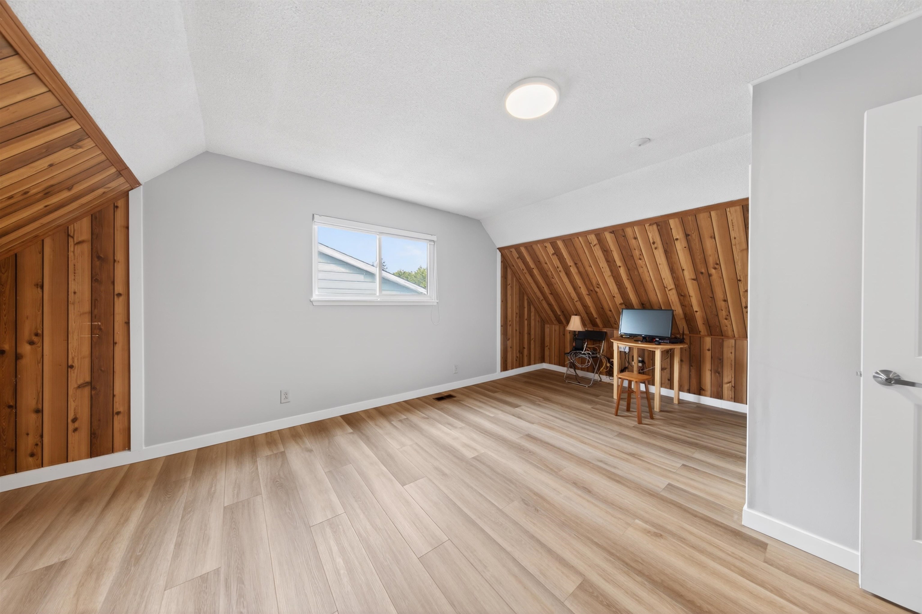 4713 46 Avenue - 23