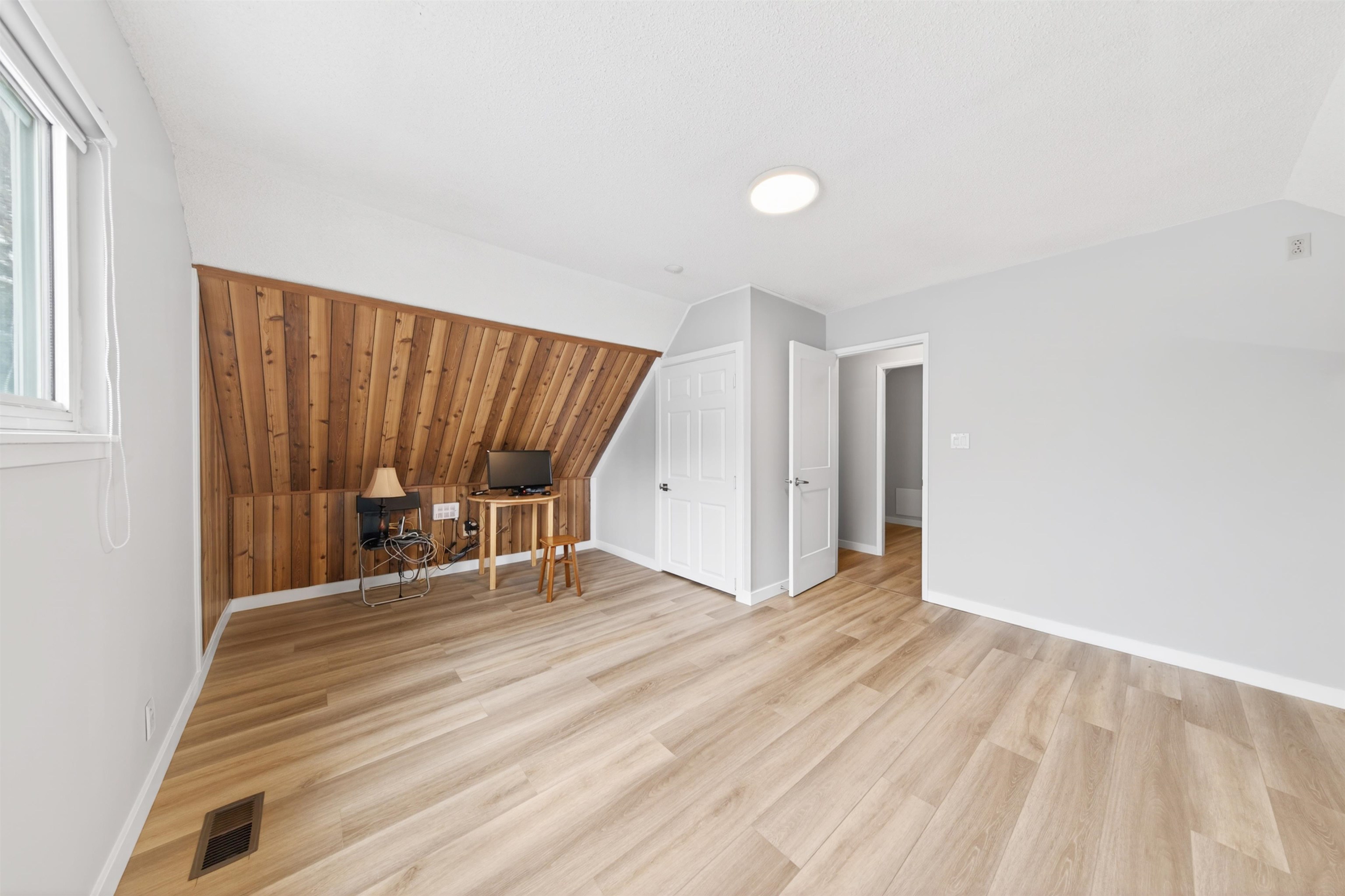 4713 46 Avenue - 24