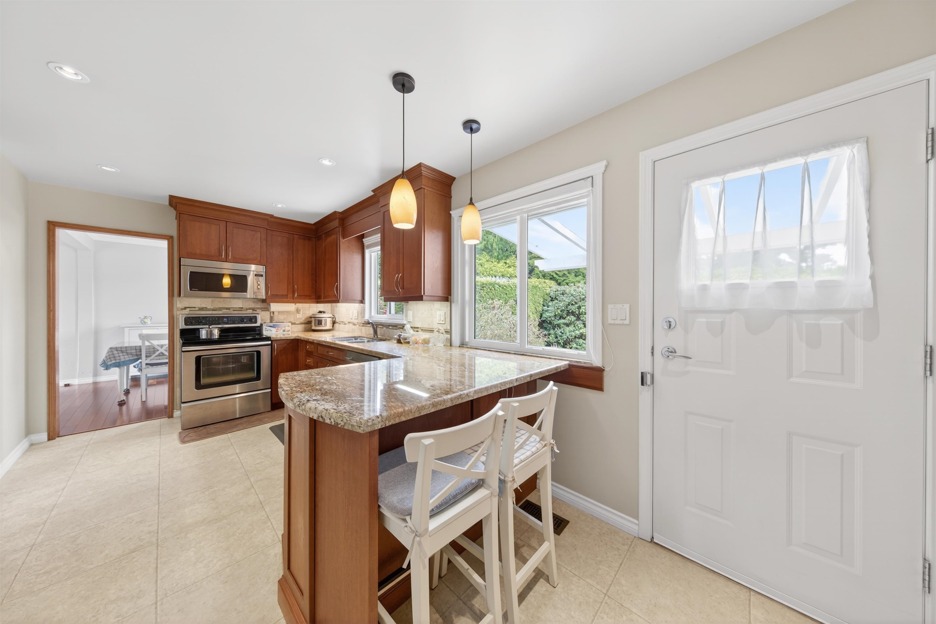 4713 46 Avenue - 8