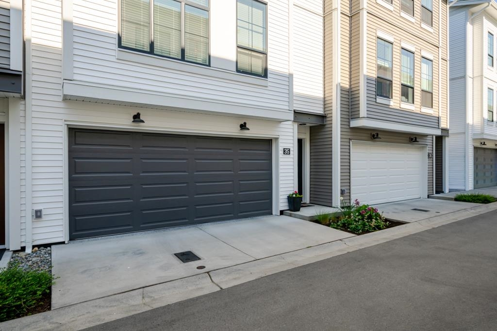 #35 2774 Montrose Avenue - Image 2