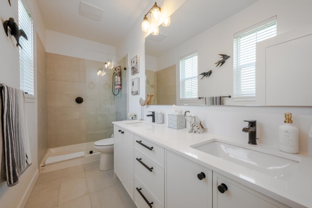 #35 2774 Montrose Avenue - 13