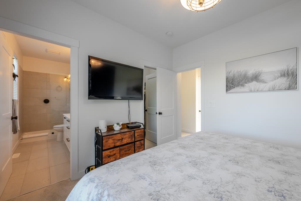 #35 2774 Montrose Avenue - 12