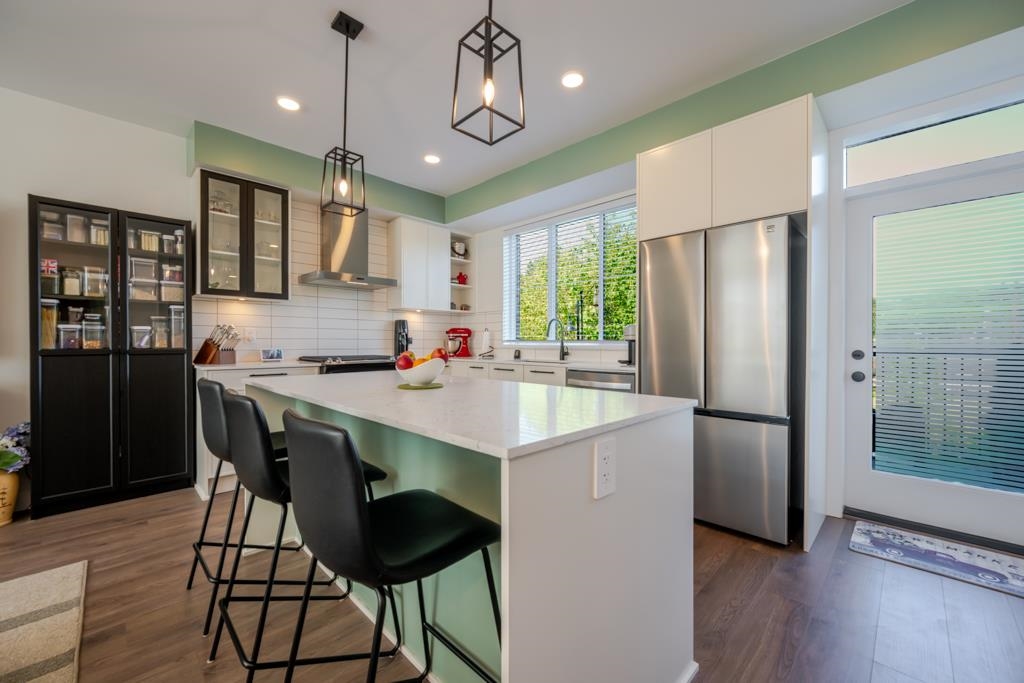 #35 2774 Montrose Avenue - 7