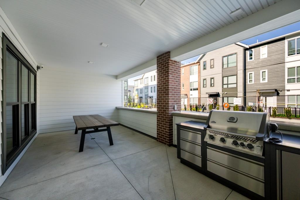 #35 2774 Montrose Avenue - 30