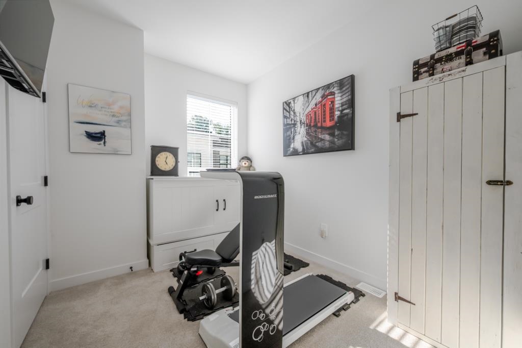 #35 2774 Montrose Avenue - 15
